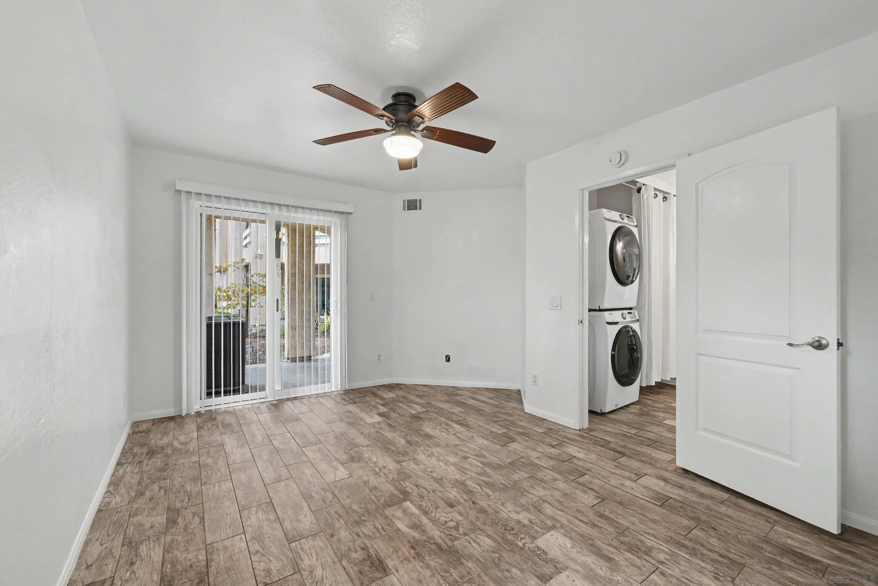 https://cdn.realtyfeed.com/cdn/127/260022649/0beda20a8ba35b4fa7675ba8b34db1a7.webp