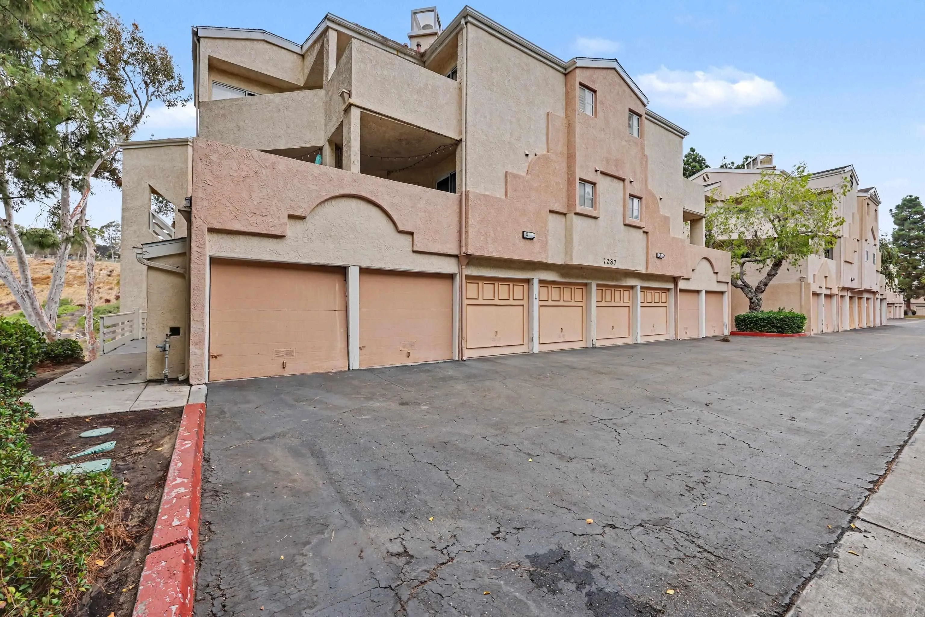 https://cdn.realtyfeed.com/cdn/127/260022649/3efb41435f5966ad75f2e2ba213137b0.webp