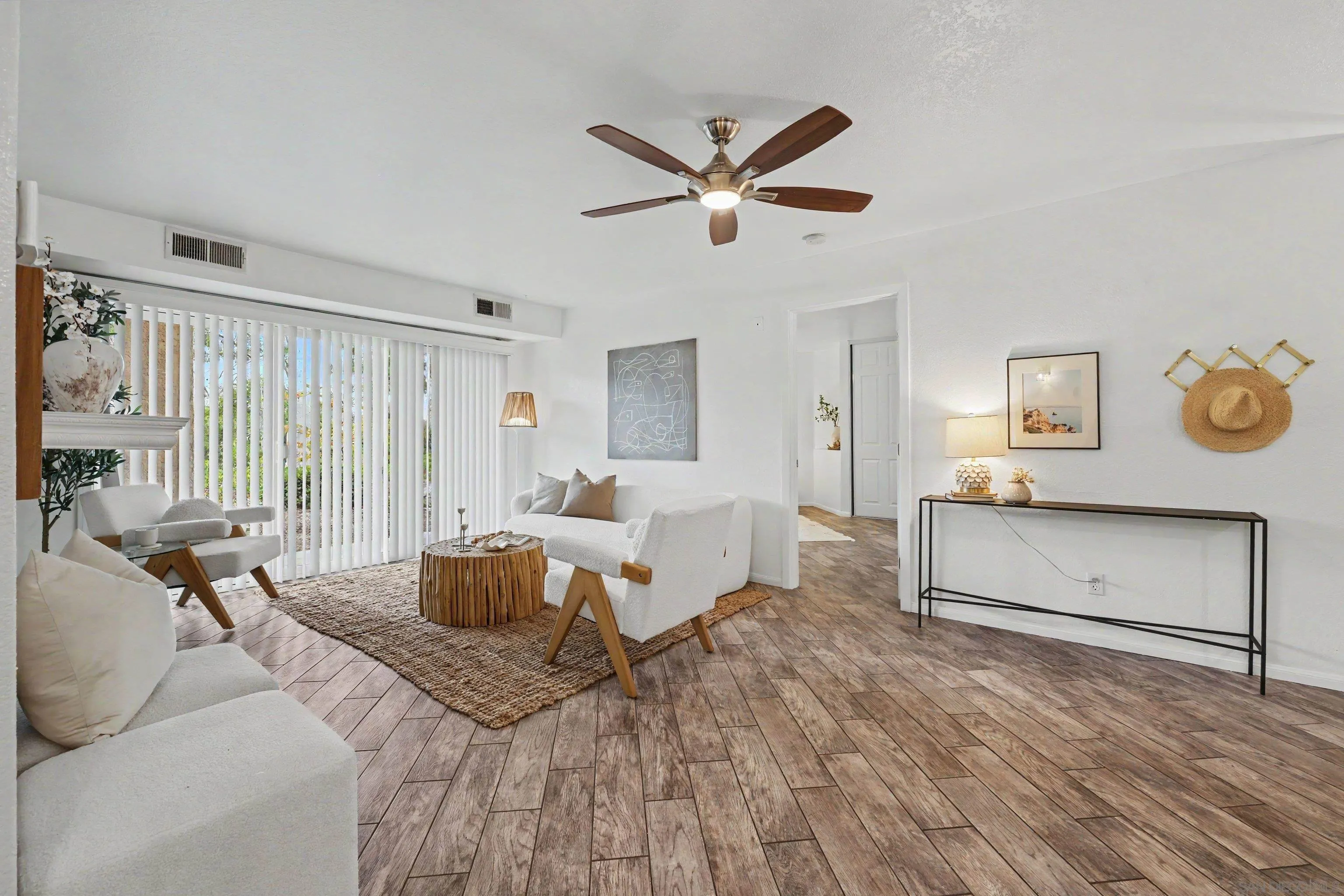 https://cdn.realtyfeed.com/cdn/127/260022649/5c296f78e9c7b62d8cec9f682434310f.webp