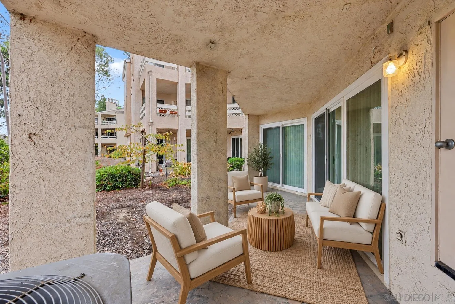 https://cdn.realtyfeed.com/cdn/127/260022649/b4c993190c17f3a5aa2bef0e057a5646.webp