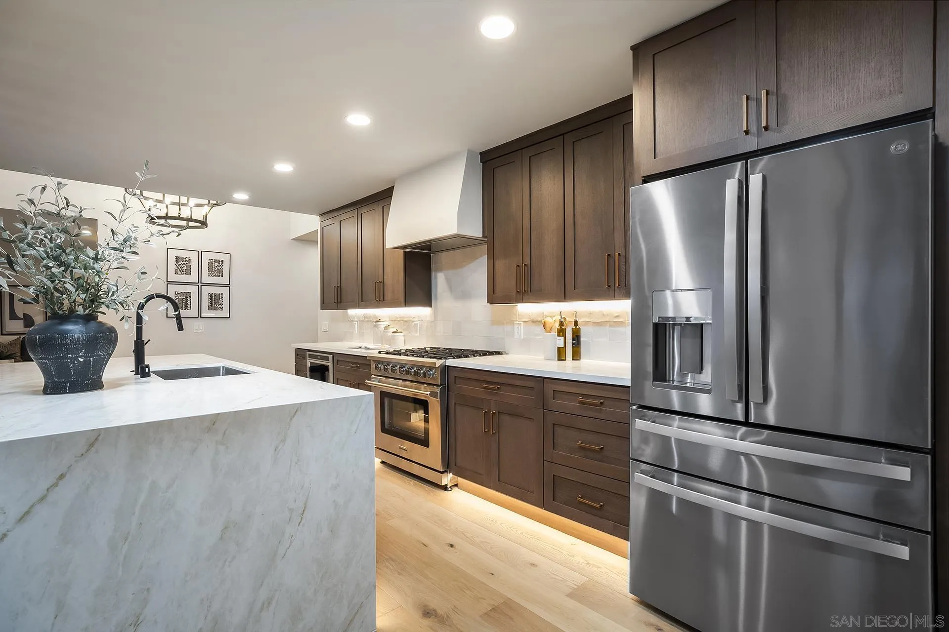 https://cdn.realtyfeed.com/cdn/127/260022660/4eb7d33d133b92606e9d47b9018e6844.webp
