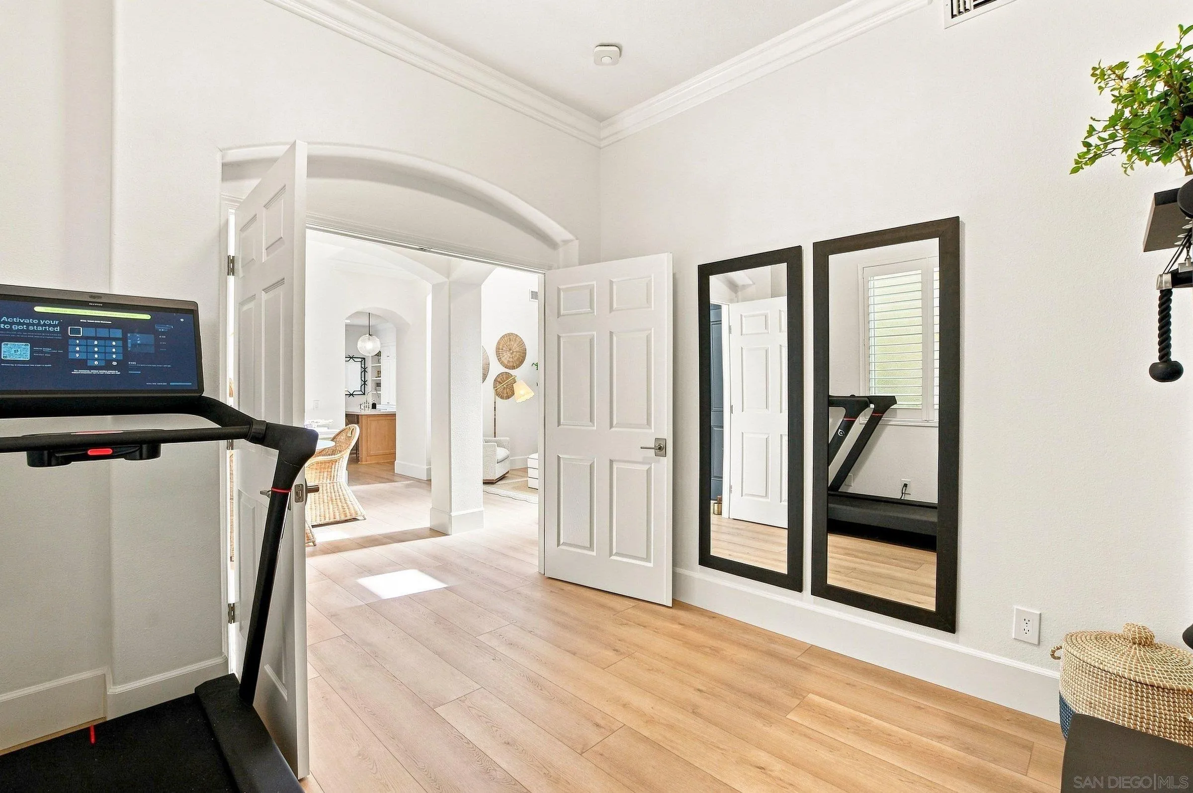 https://cdn.realtyfeed.com/cdn/127/260022666/48fd5536b2935c822bb053a0aedee724.webp