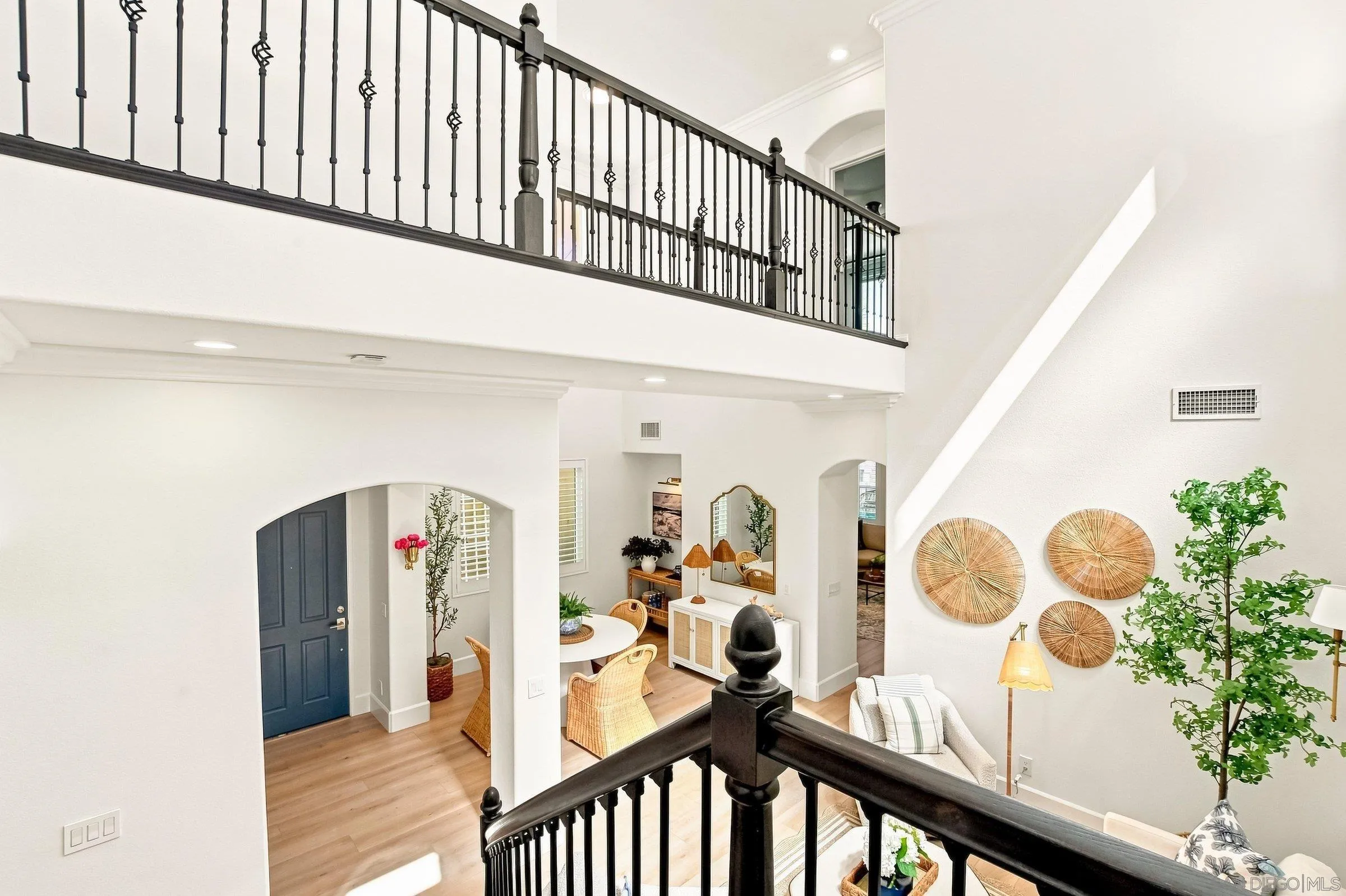 https://cdn.realtyfeed.com/cdn/127/260022666/949dc1e7d64f7902b04600a600b117dc.webp