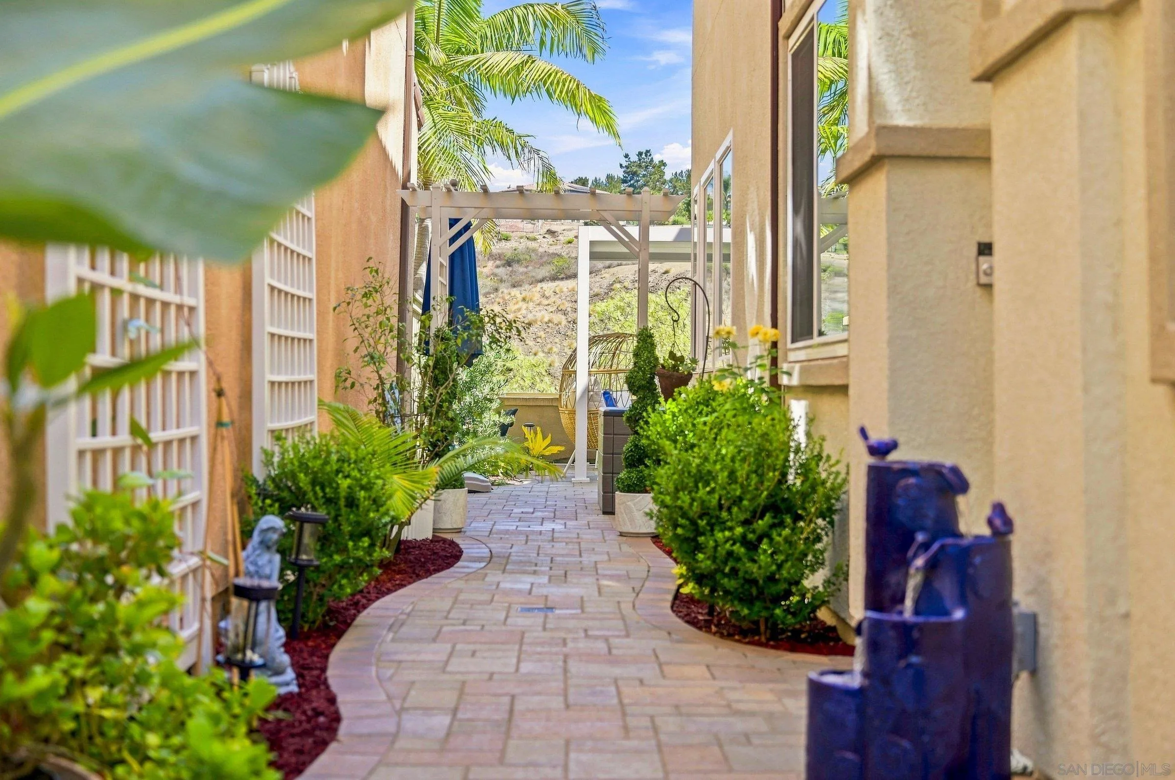 https://cdn.realtyfeed.com/cdn/127/260022666/bf49f5cf1f81411425bb606c83380a22.webp