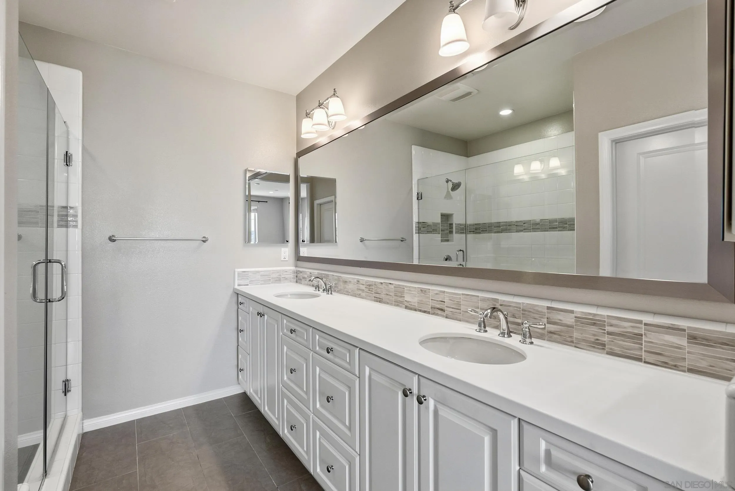 https://cdn.realtyfeed.com/cdn/127/260022667/00f114a8849d0662c5a7ecb66cd94760.webp