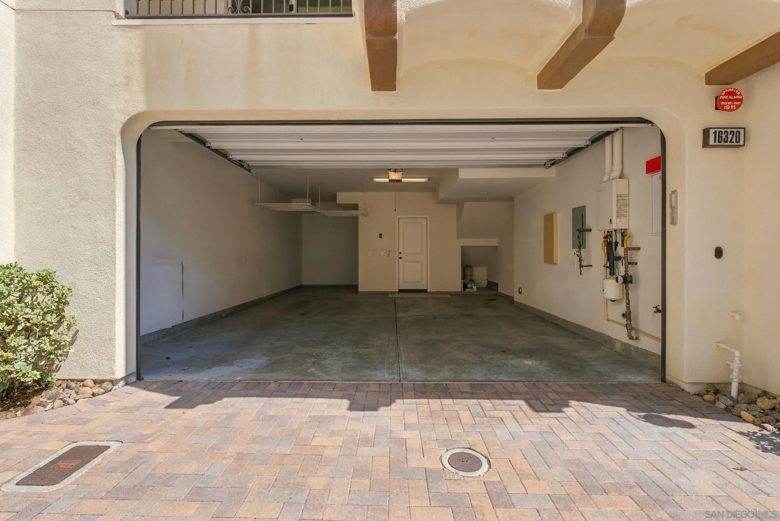 https://cdn.realtyfeed.com/cdn/127/260022667/5b8ec3b96df3955a02b2ab1aa821918e.webp