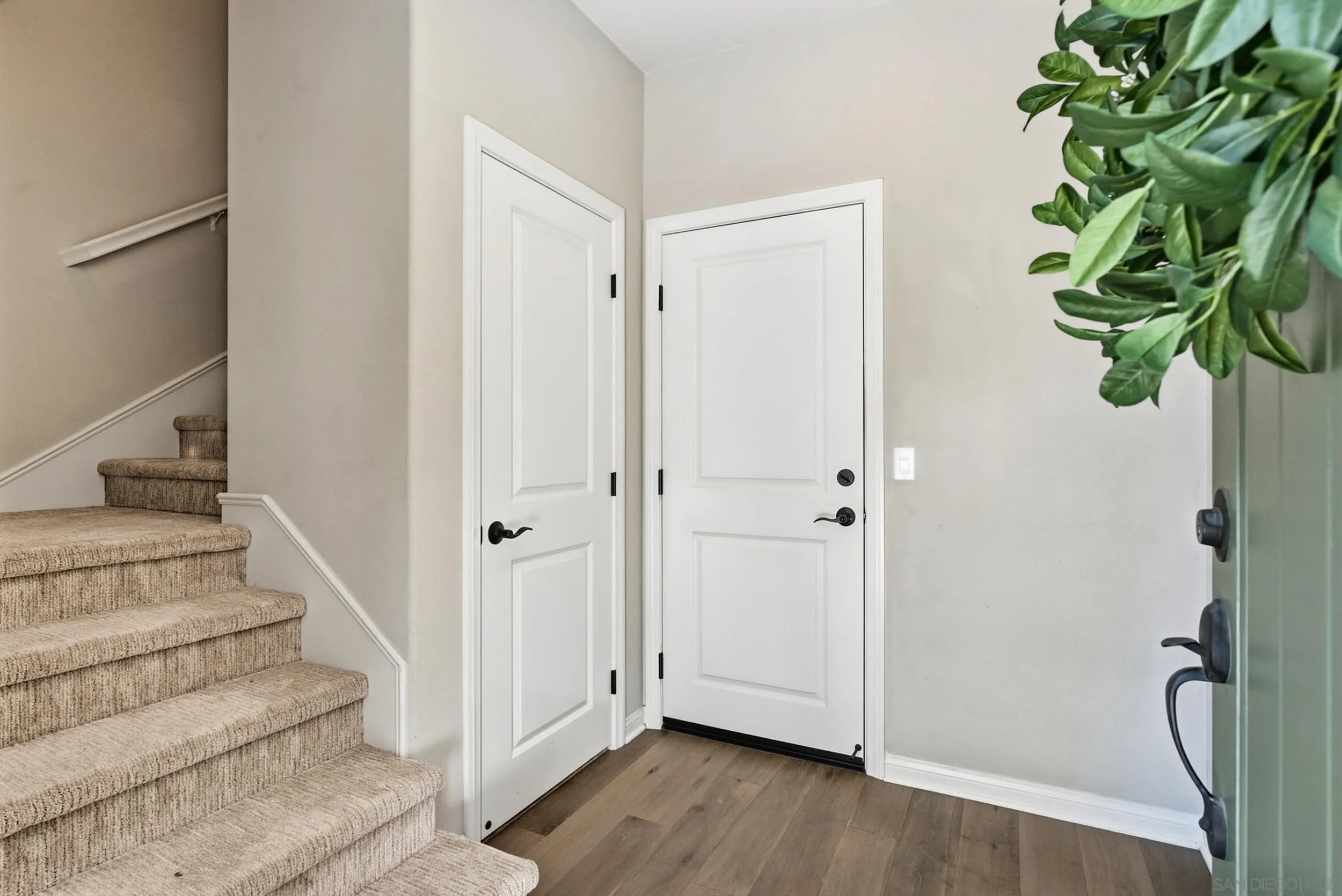 https://cdn.realtyfeed.com/cdn/127/260022667/620c7d54eda67e1277a6439fe1232f37.webp