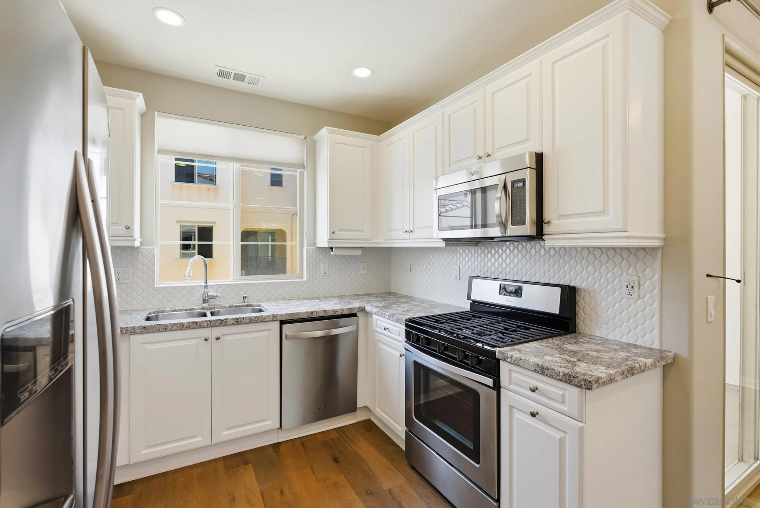 https://cdn.realtyfeed.com/cdn/127/260022667/d63a31e8bcadd086041b243250911928.webp