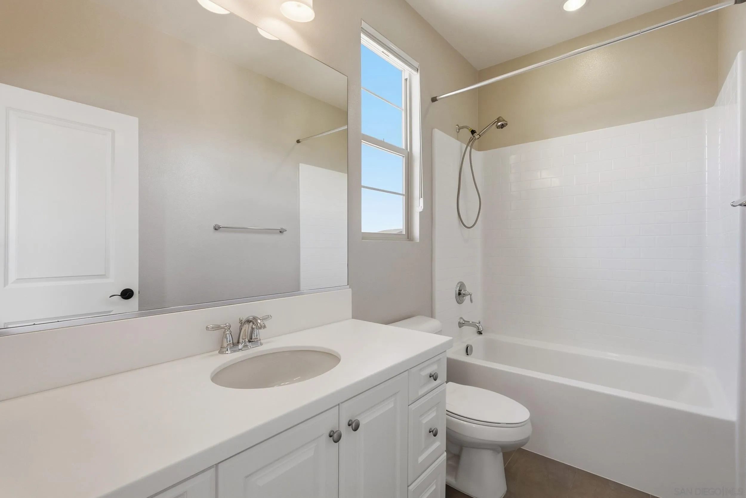 https://cdn.realtyfeed.com/cdn/127/260022667/e3dd073d7a48c3a03a23eff6eae58f9b.webp