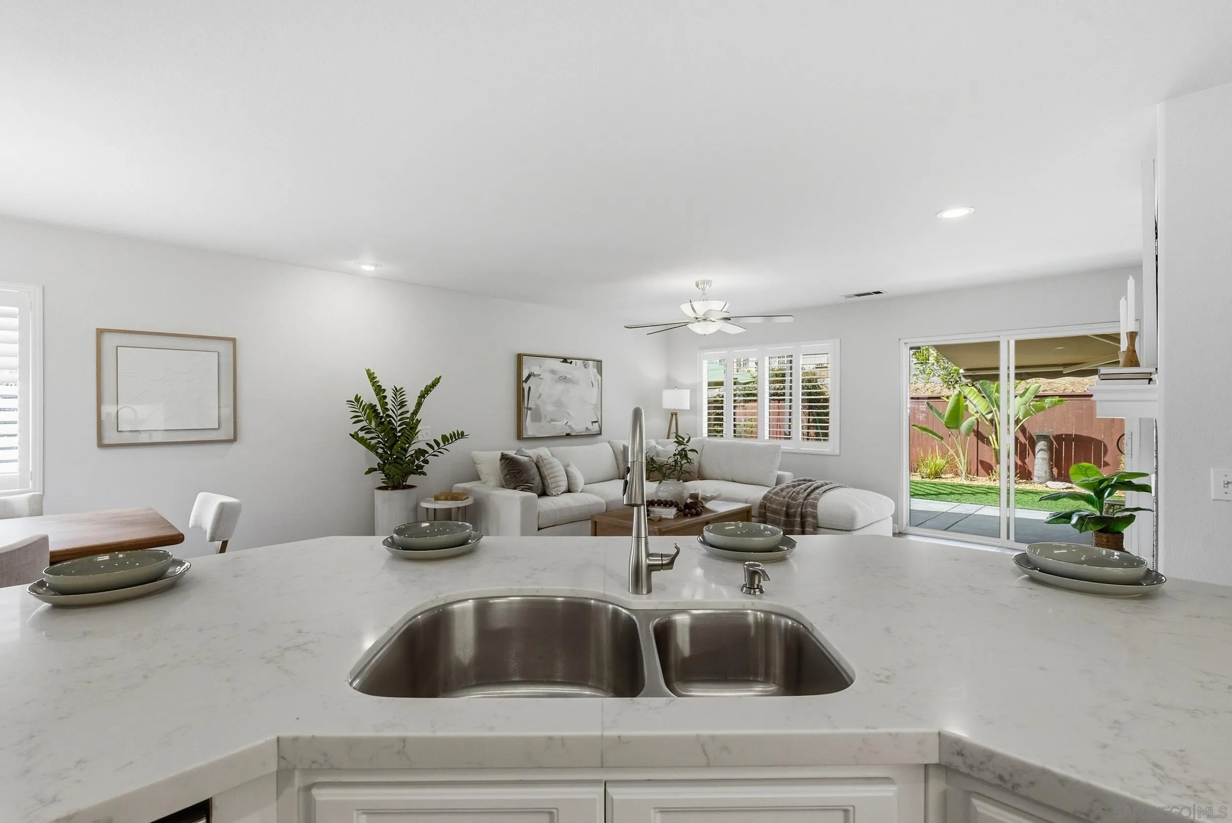 https://cdn.realtyfeed.com/cdn/127/260022669/2f1dd1814adfd7f558121f67abe15b7f.webp