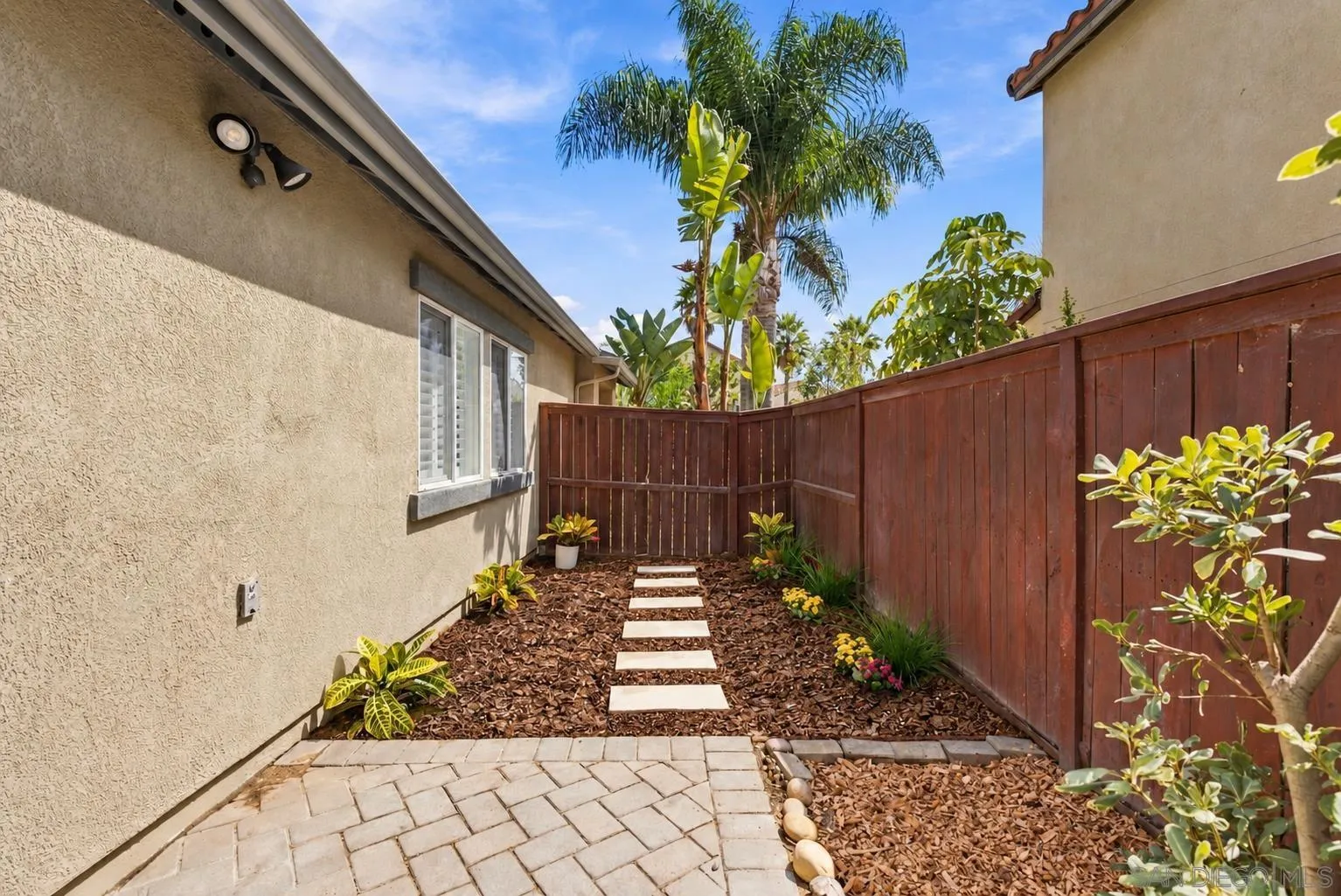 https://cdn.realtyfeed.com/cdn/127/260022669/a32909de3c220f20d23f3b524e609514.webp