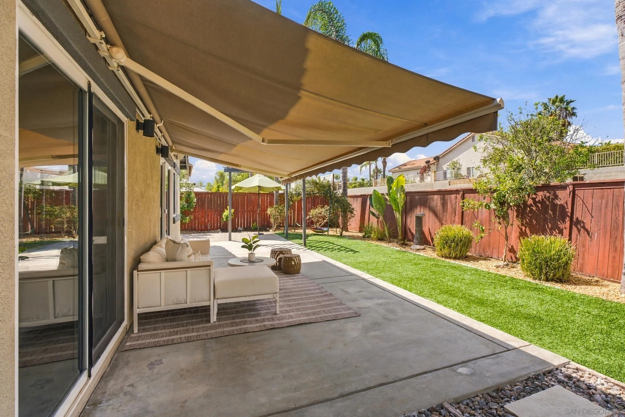 https://cdn.realtyfeed.com/cdn/127/260022669/ce50772f1c0e57bbbcaa12c83ebecf6b.webp