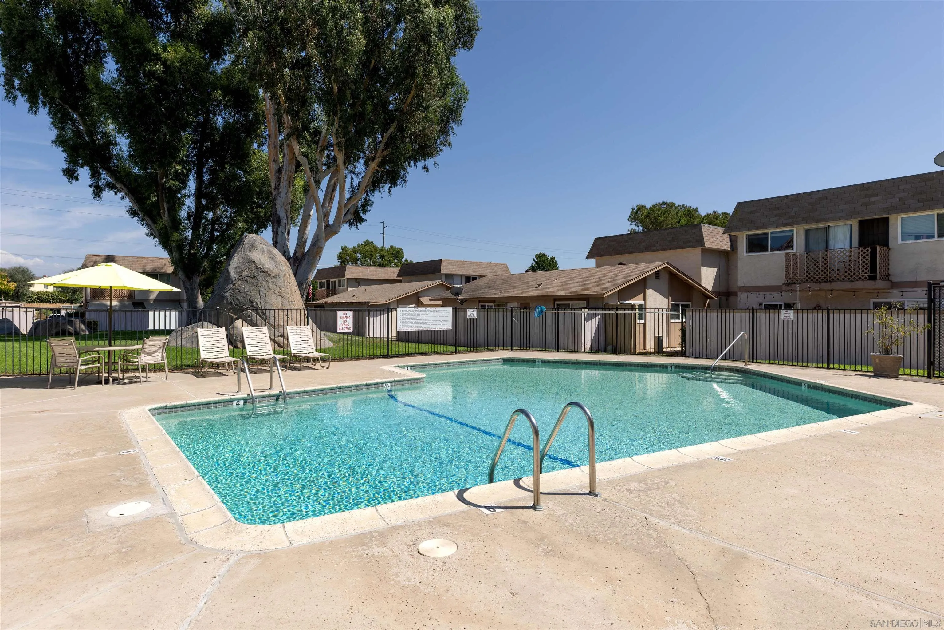 https://cdn.realtyfeed.com/cdn/127/260022676/2d73b3f0ae5cb12f6d66131f3d281f7c.webp
