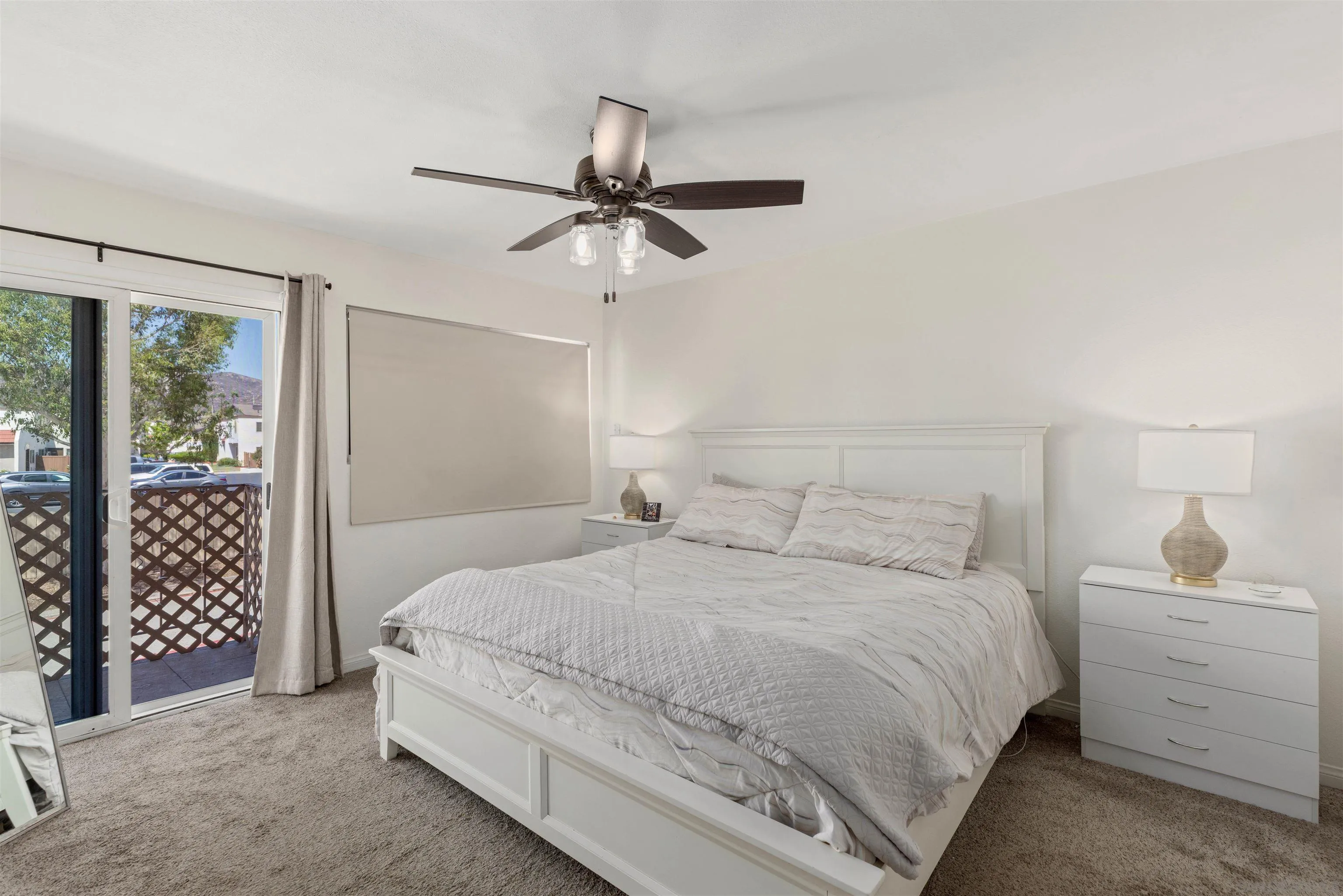 https://cdn.realtyfeed.com/cdn/127/260022676/7ee07d4aefc71f67008a9f6d6f1cc272.webp
