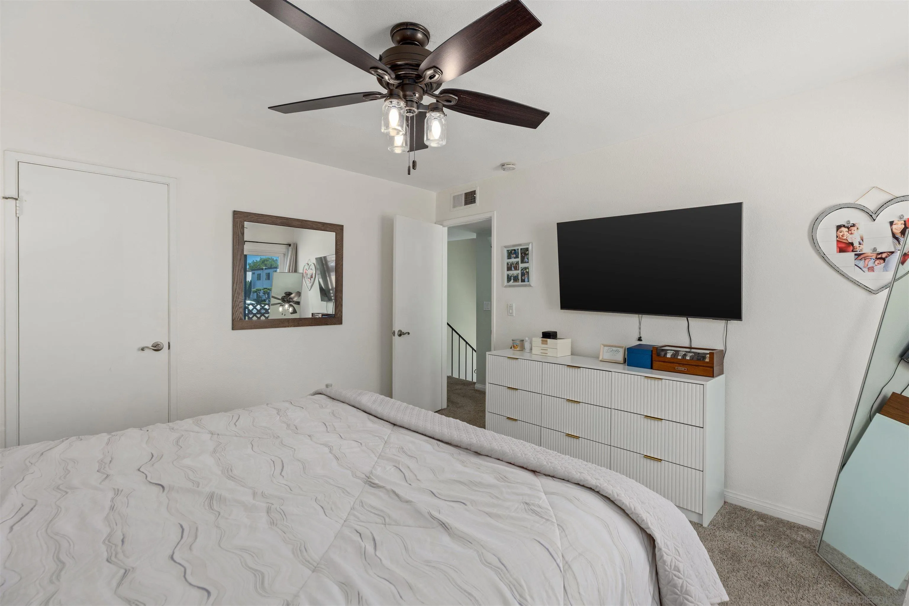 https://cdn.realtyfeed.com/cdn/127/260022676/af4ec967503369e45dd2161520fdce96.webp