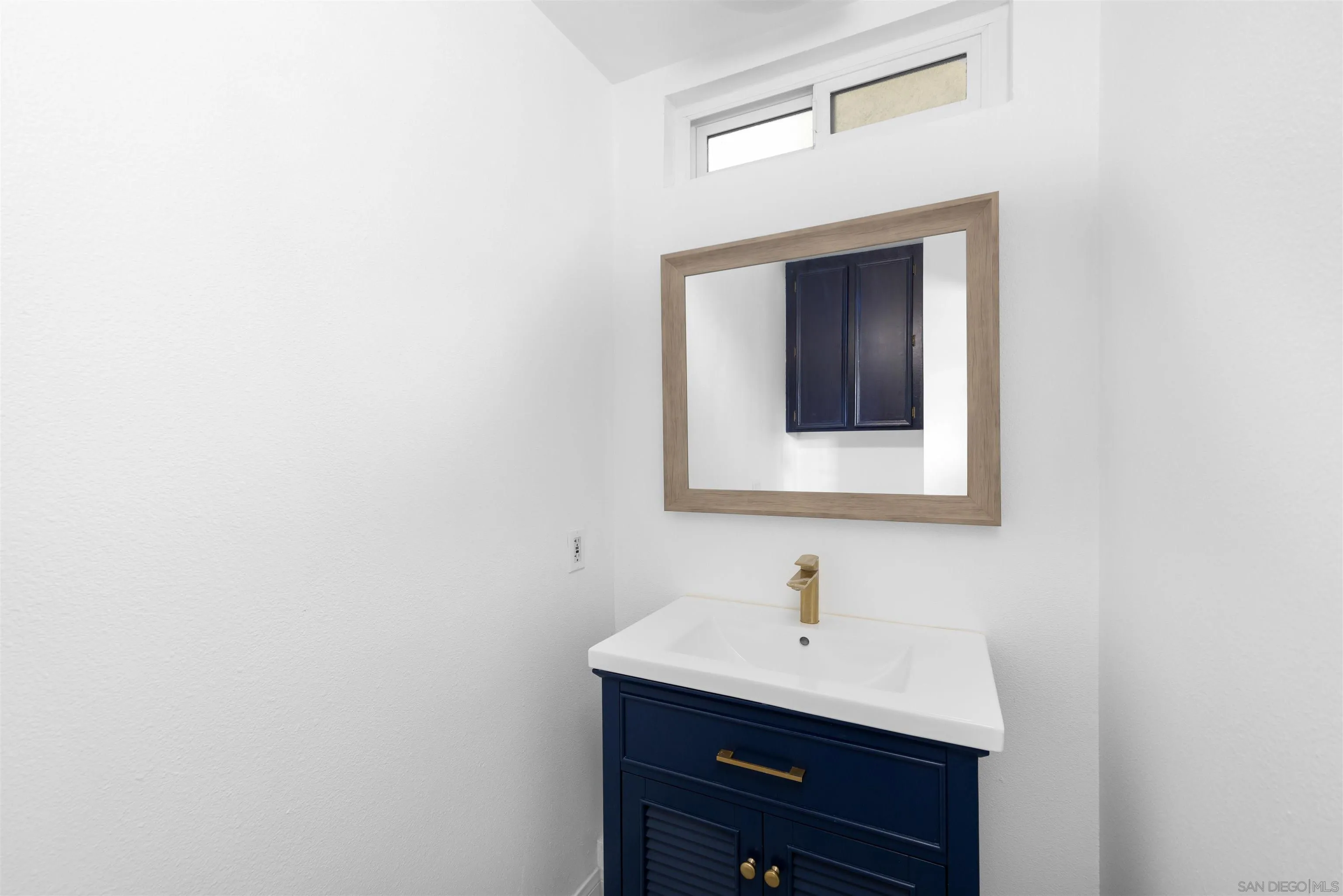 https://cdn.realtyfeed.com/cdn/127/260022677/52661a1e0f37d2ba6281d172bc548679.webp