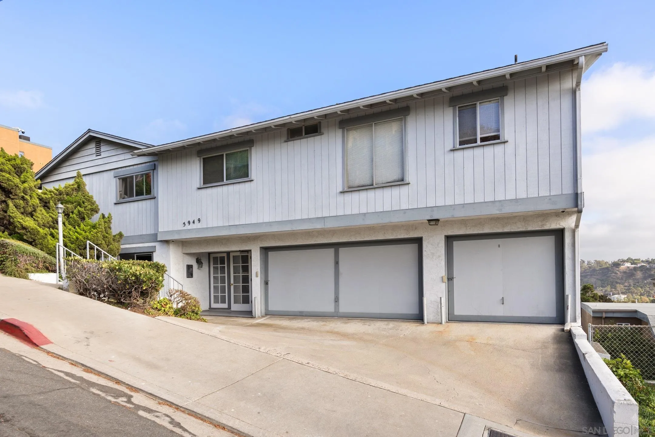 https://cdn.realtyfeed.com/cdn/127/260022677/7d2855fedae952a9bb919fb614292a9b.webp