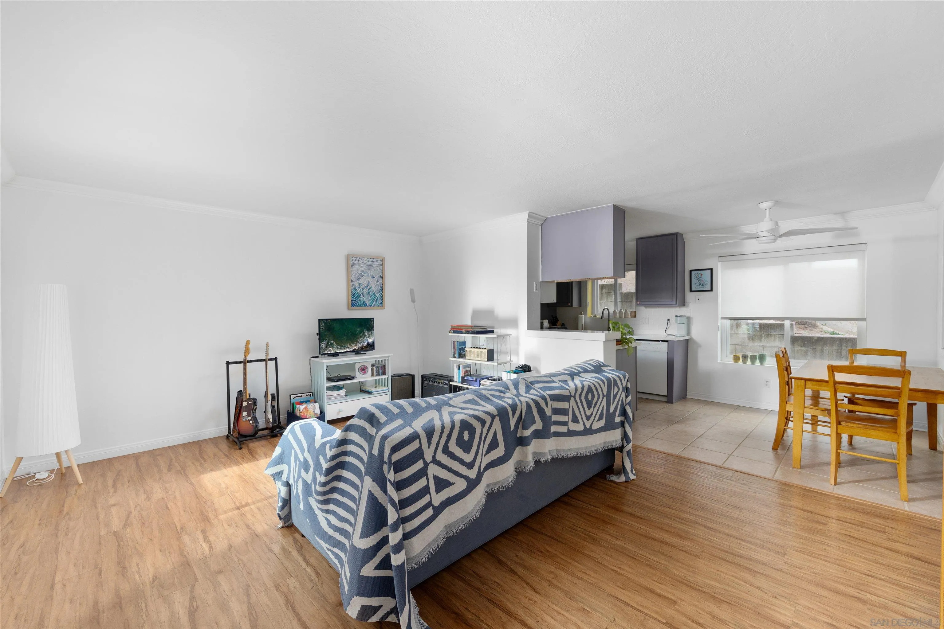 https://cdn.realtyfeed.com/cdn/127/260022677/84f48da6c1f0fa5f74f8119705762313.webp