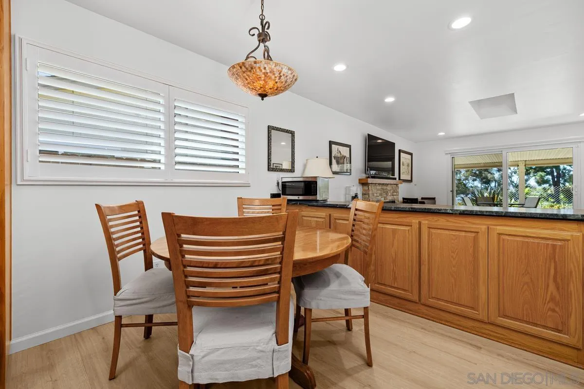 https://cdn.realtyfeed.com/cdn/127/260022682/2c00b50fa4d7a95e3250896acf38c2ad.webp
