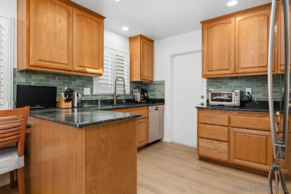 https://cdn.realtyfeed.com/cdn/127/260022682/760243ef1f00f36fe752234e39632f1b.webp
