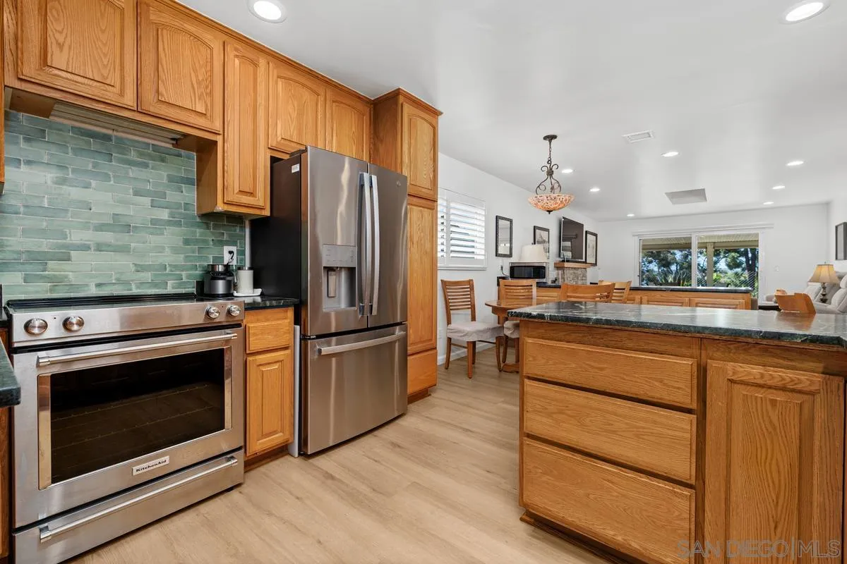https://cdn.realtyfeed.com/cdn/127/260022682/edffa474403fd2e37249dab4fb15d5d6.webp