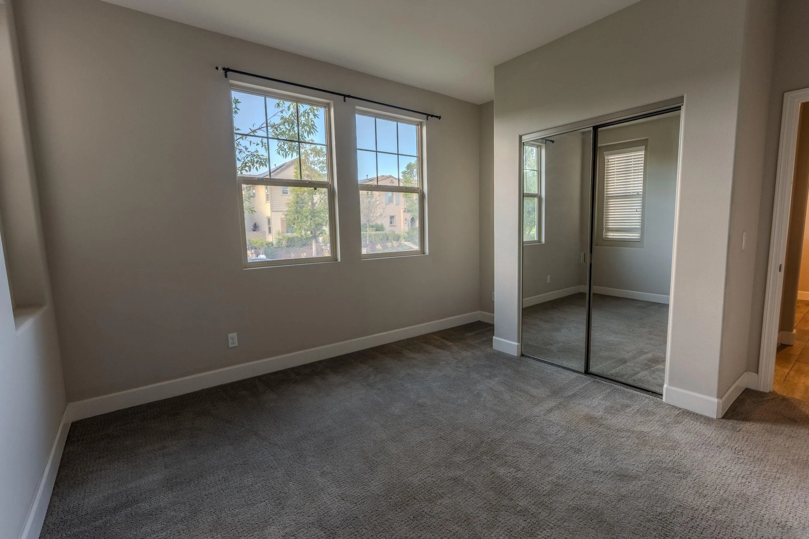 https://cdn.realtyfeed.com/cdn/127/260022687/0b7e4836bb580f6531f62e29efc5bf8d.webp
