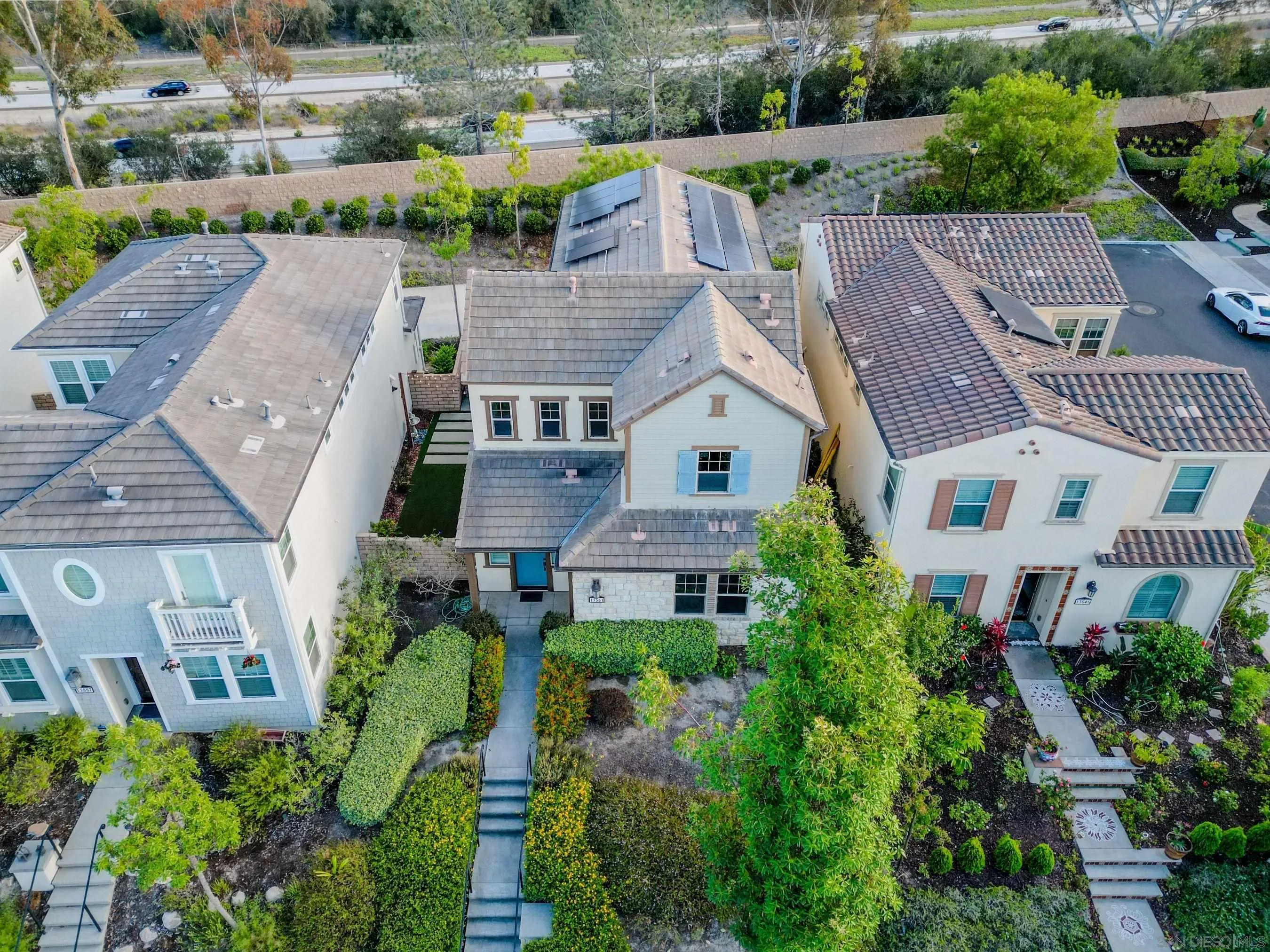 https://cdn.realtyfeed.com/cdn/127/260022687/4f3851caff51e58612447f3b252a5204.webp