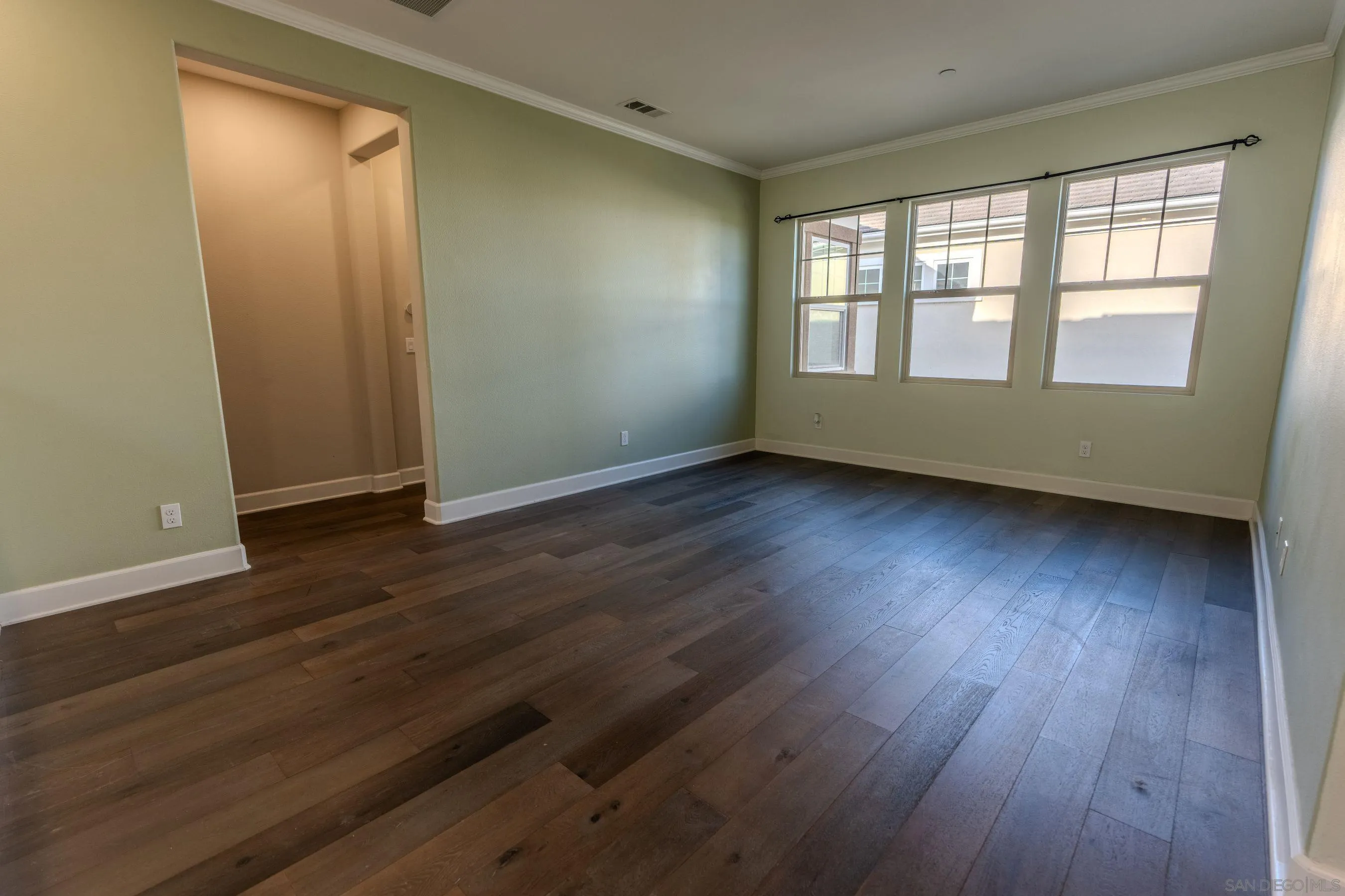 https://cdn.realtyfeed.com/cdn/127/260022687/6ad684a32316caab4030dc94359a7ba5.webp