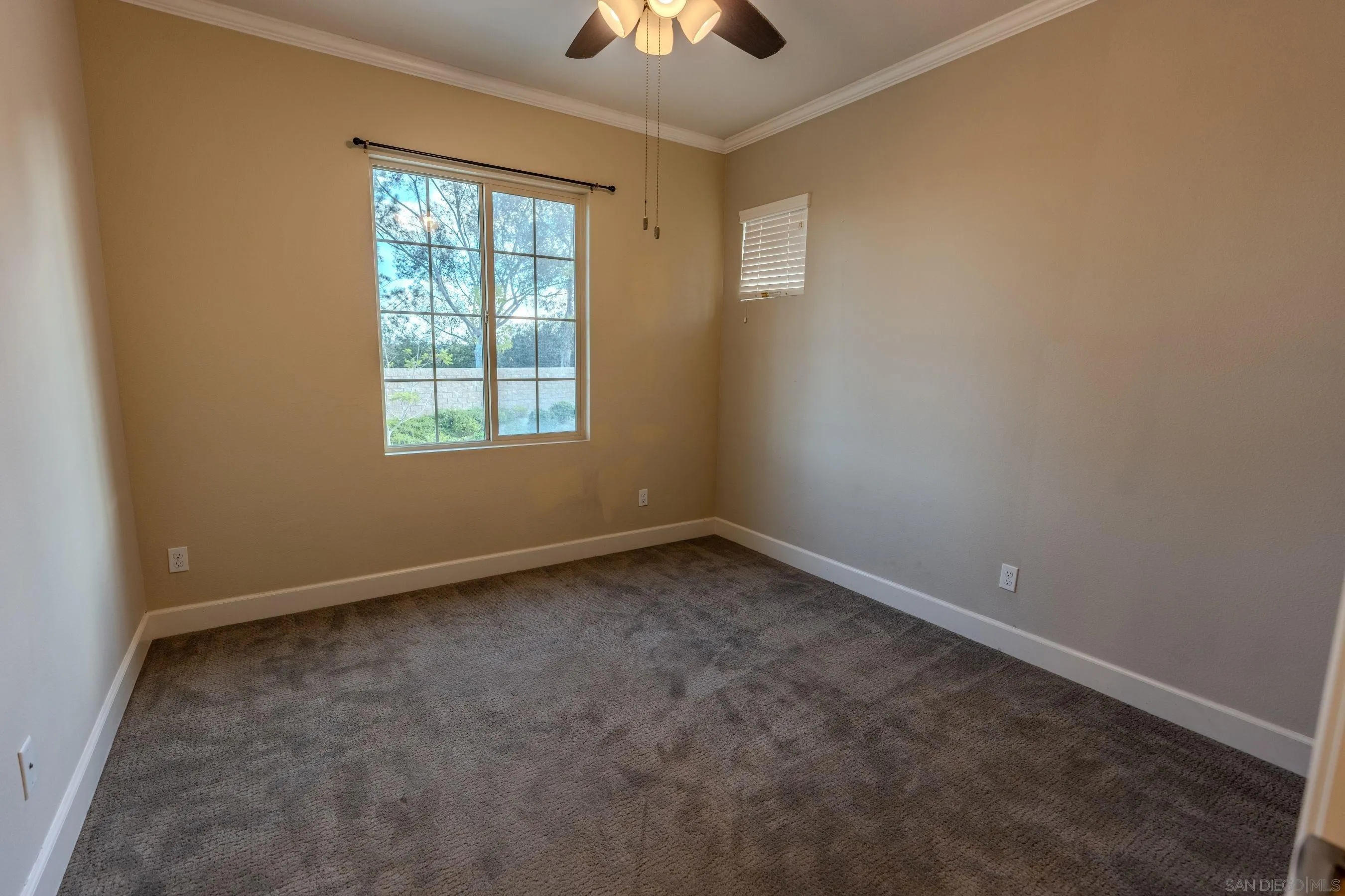 https://cdn.realtyfeed.com/cdn/127/260022687/7cb2efd84e710acce9a01849e09050a8.webp