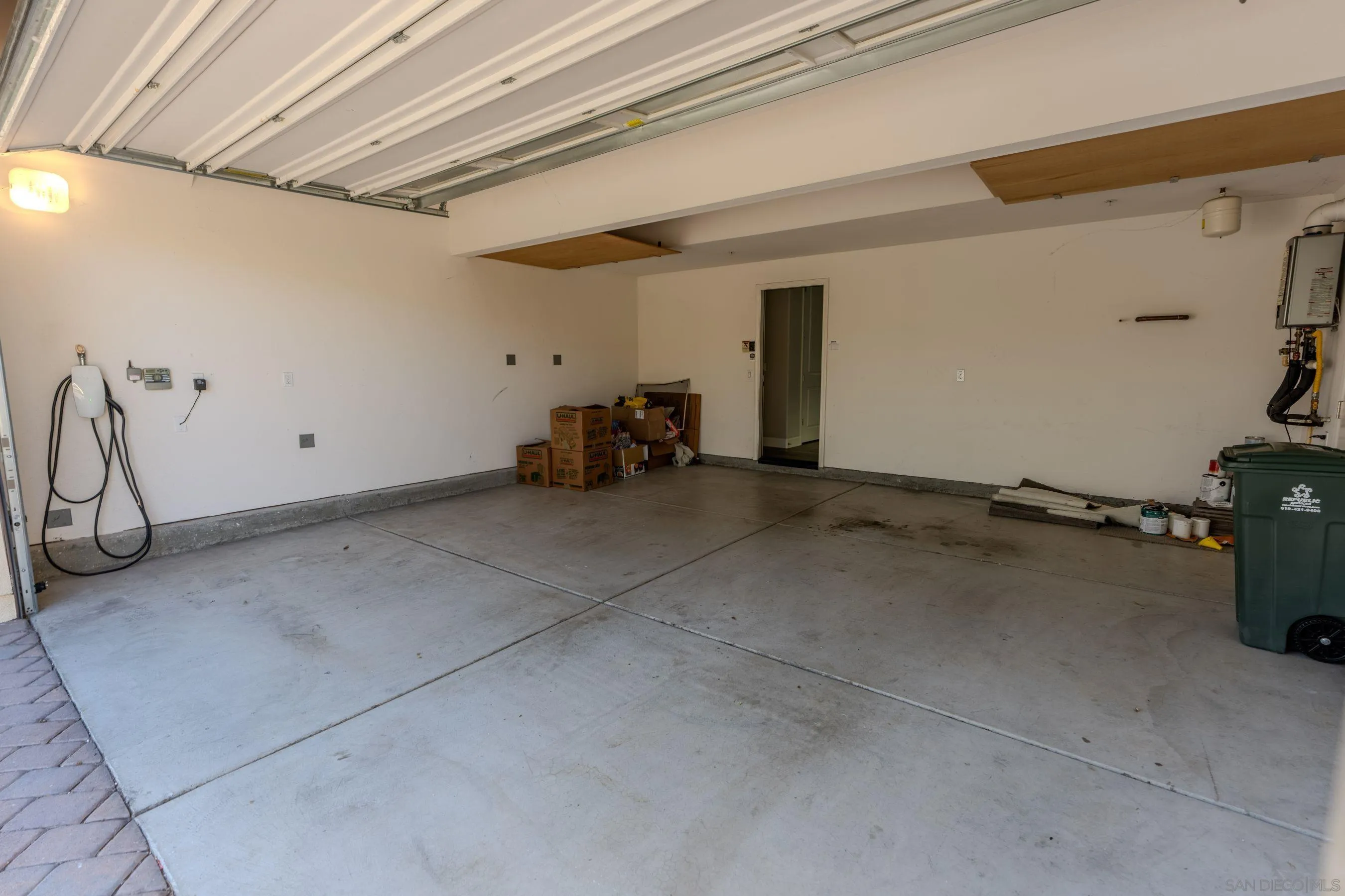 https://cdn.realtyfeed.com/cdn/127/260022687/81e2b3dc37650a85cdd307529c096b67.webp