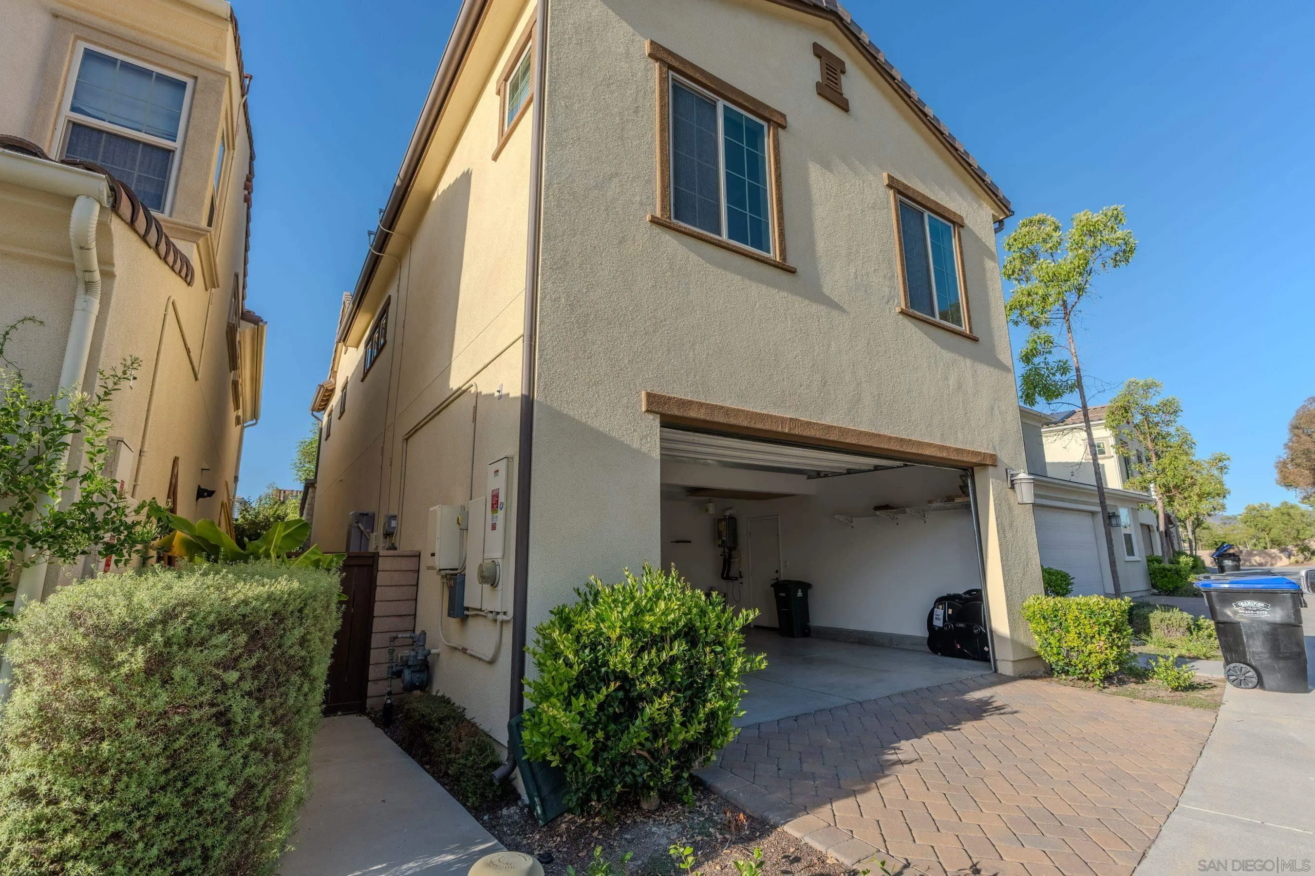 https://cdn.realtyfeed.com/cdn/127/260022687/92227027e2139cd3fdb40e74a00fd724.webp