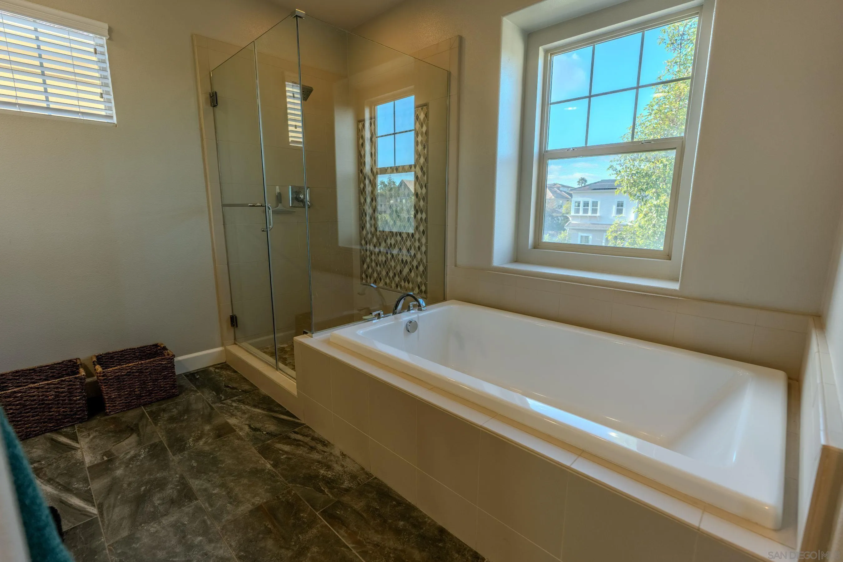 https://cdn.realtyfeed.com/cdn/127/260022687/e6ce6cd090a32252f6dfee96608c6c51.webp