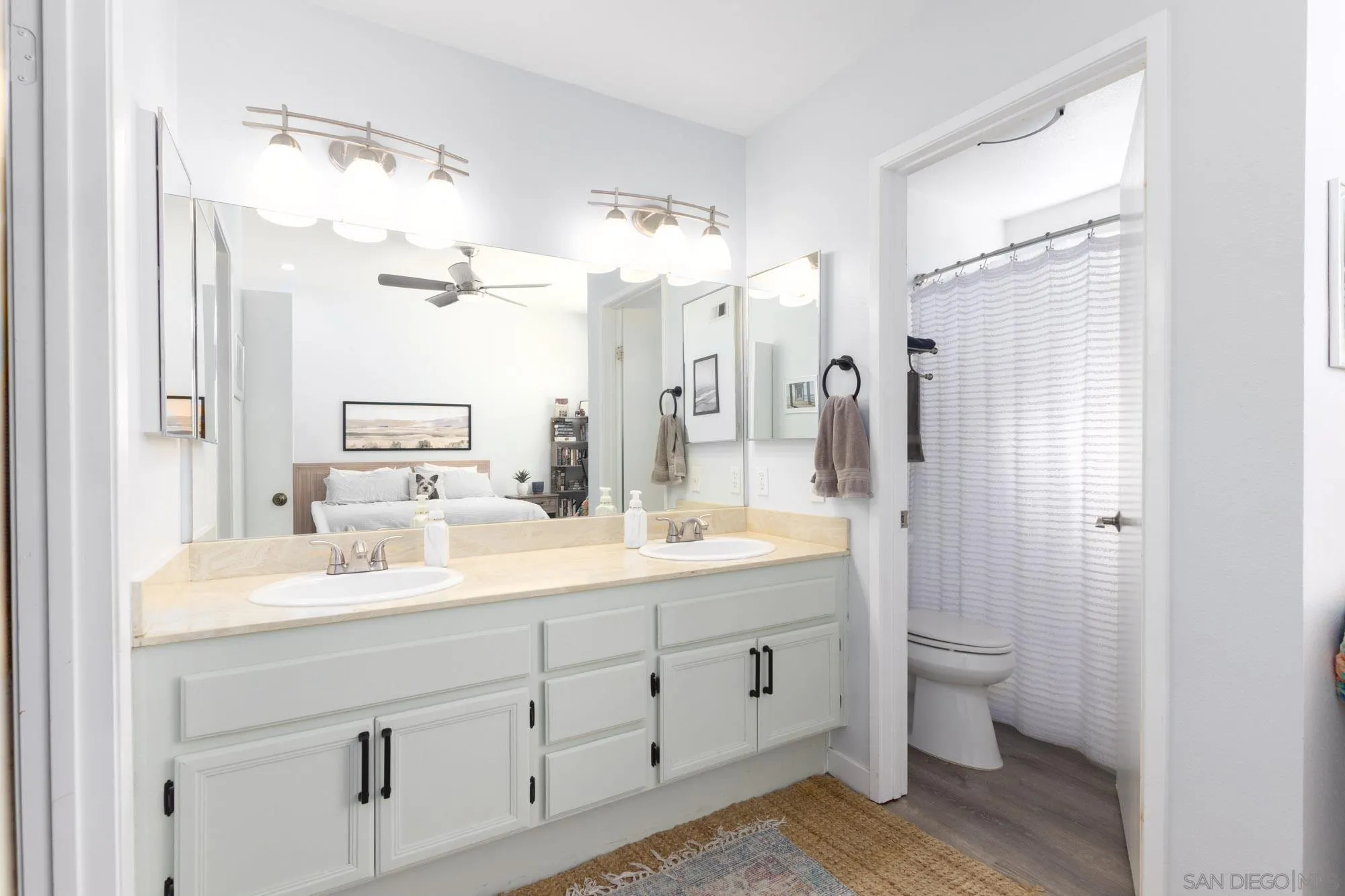https://cdn.realtyfeed.com/cdn/127/260022688/6f56ea3bd4b3e90505e510ee81635dc4.webp