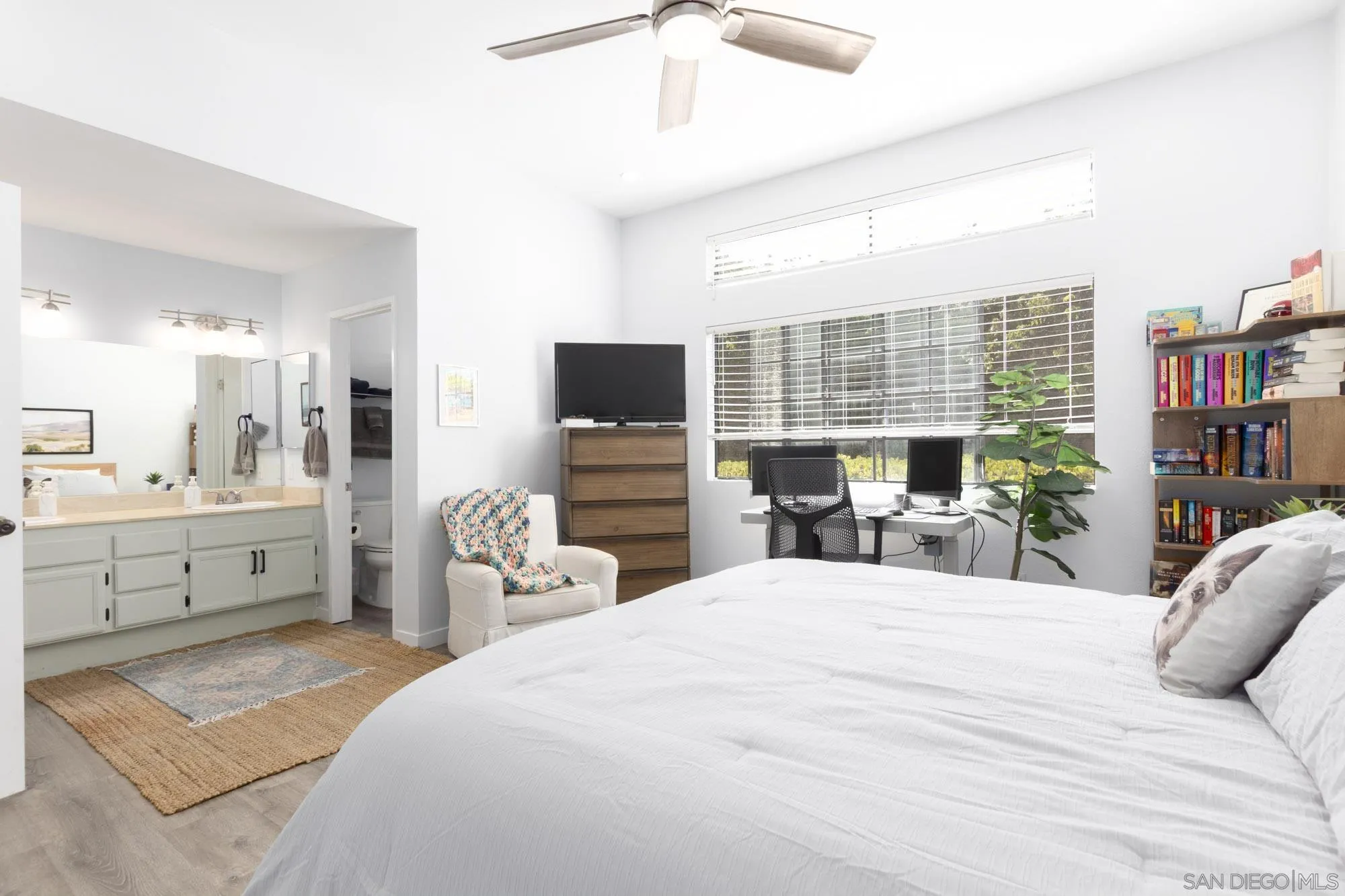 https://cdn.realtyfeed.com/cdn/127/260022688/744d1a87b61ed5a63085b7378e9ed5d2.webp