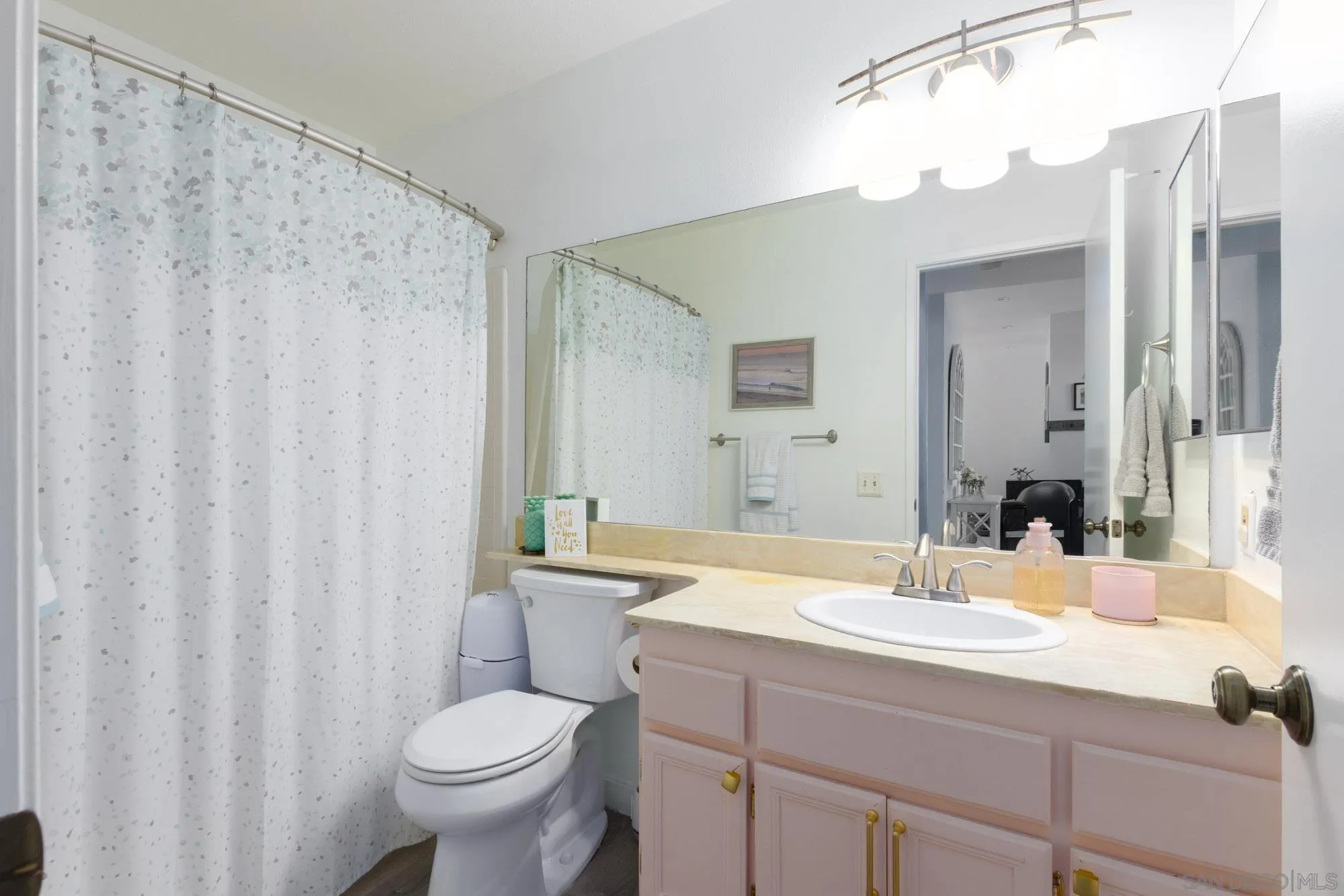 https://cdn.realtyfeed.com/cdn/127/260022688/cd660edab5693ebb4fe58f824f6a1cb4.webp