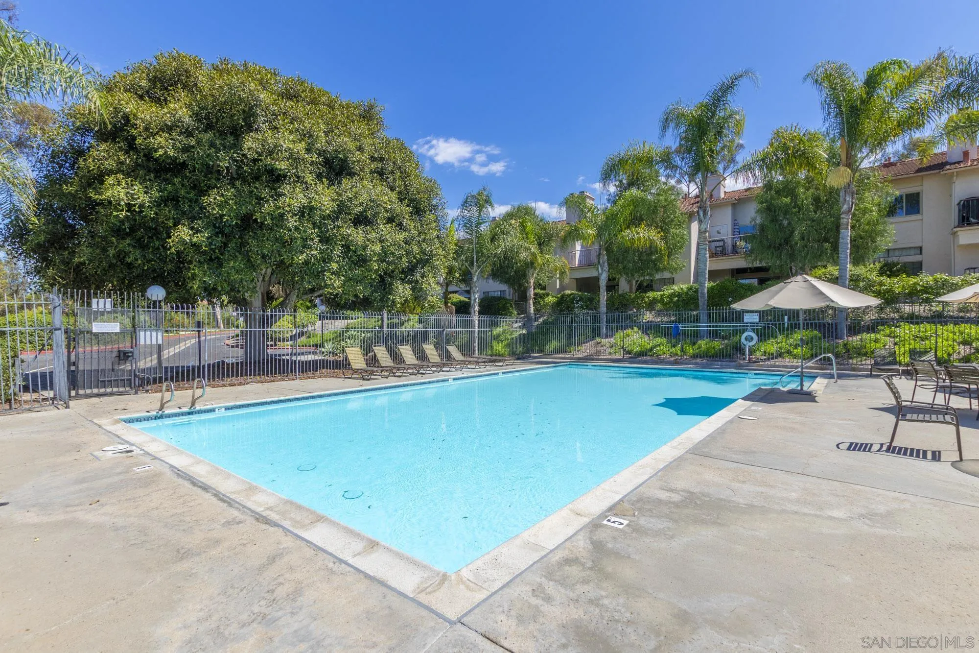 https://cdn.realtyfeed.com/cdn/127/260022688/d1e1e6332ac3b42edaaf23be60dffa70.webp
