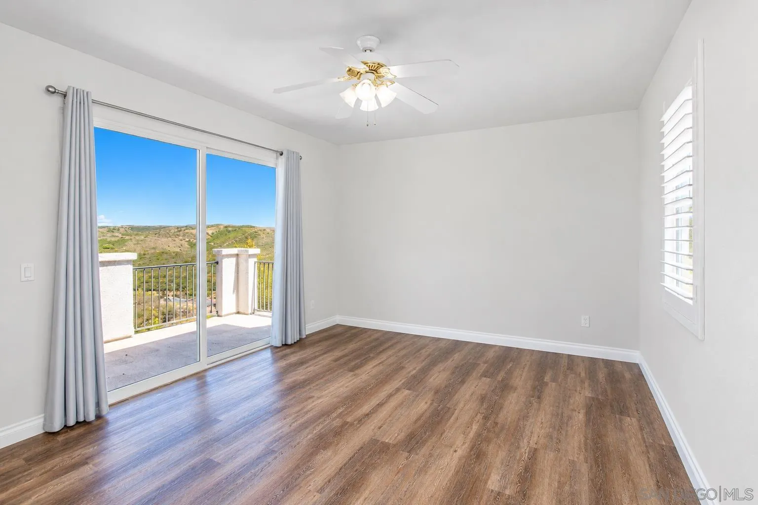 https://cdn.realtyfeed.com/cdn/127/260022691/ccf6725d9a529a9e2321a77d5dabe40d.webp