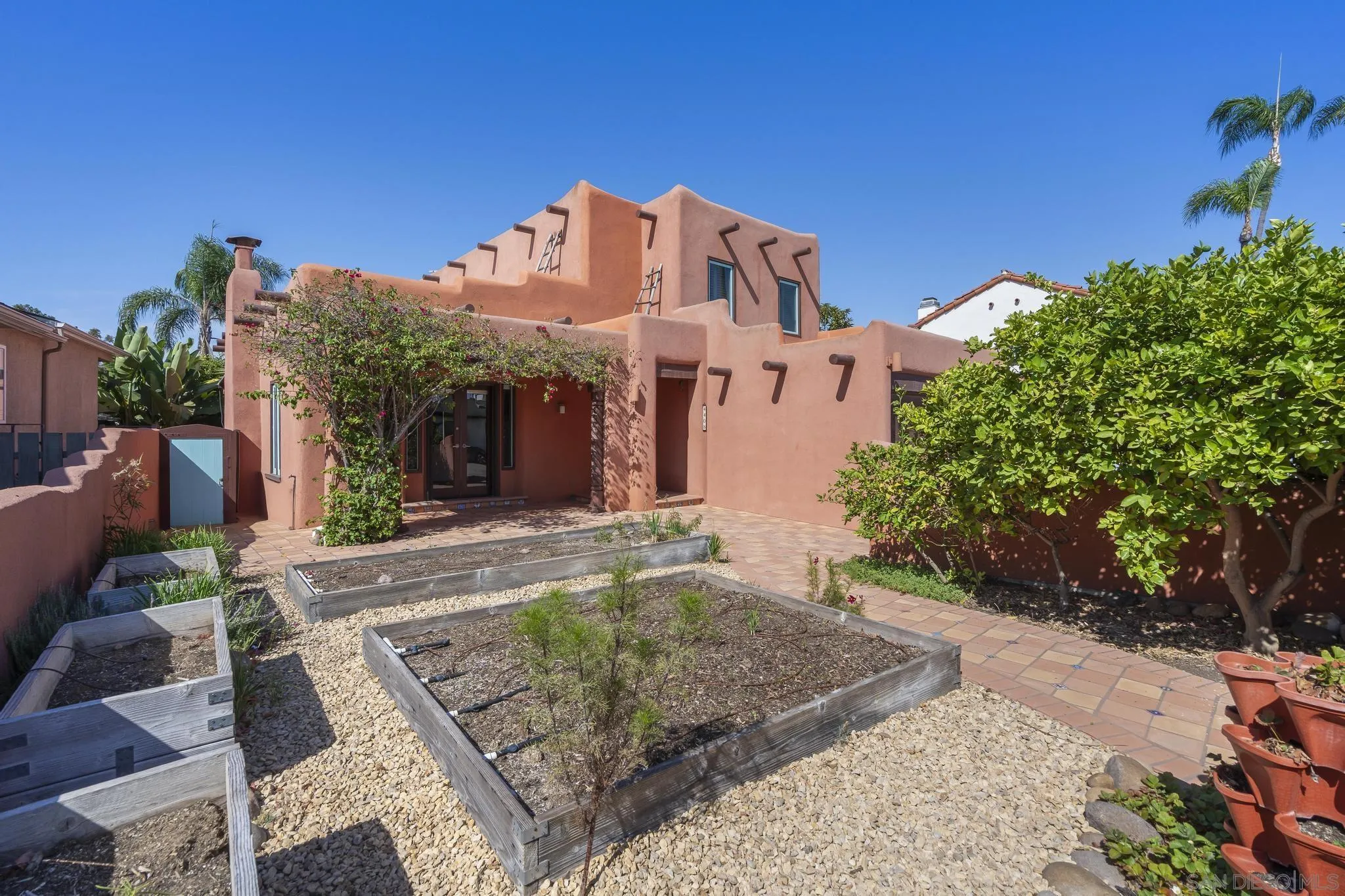 https://cdn.realtyfeed.com/cdn/127/260022693/18b697a92a0db34110dde2d8479885b3.webp