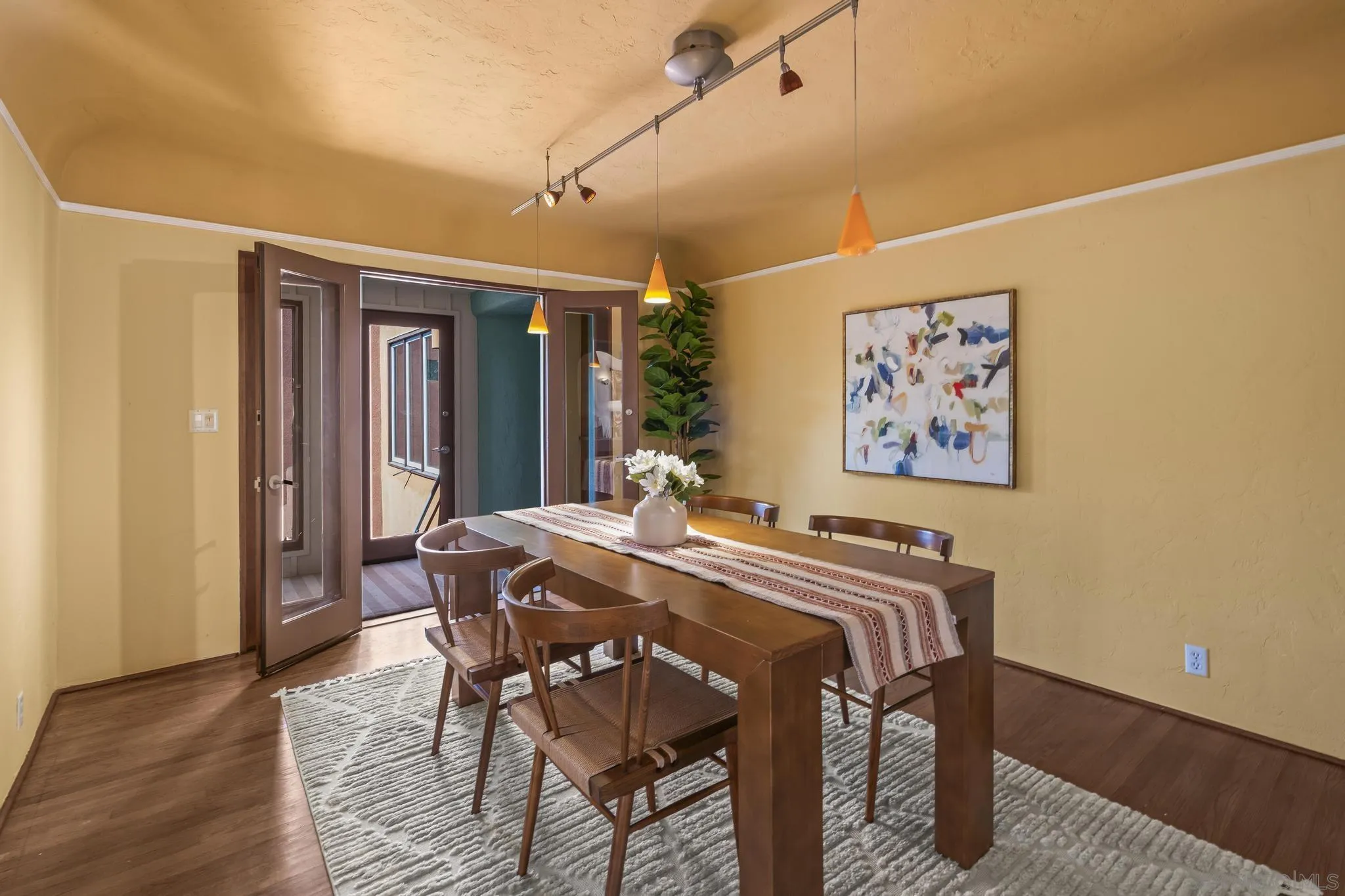 https://cdn.realtyfeed.com/cdn/127/260022693/3bc1ee49b49d9d14f6b3a5051811b492.webp