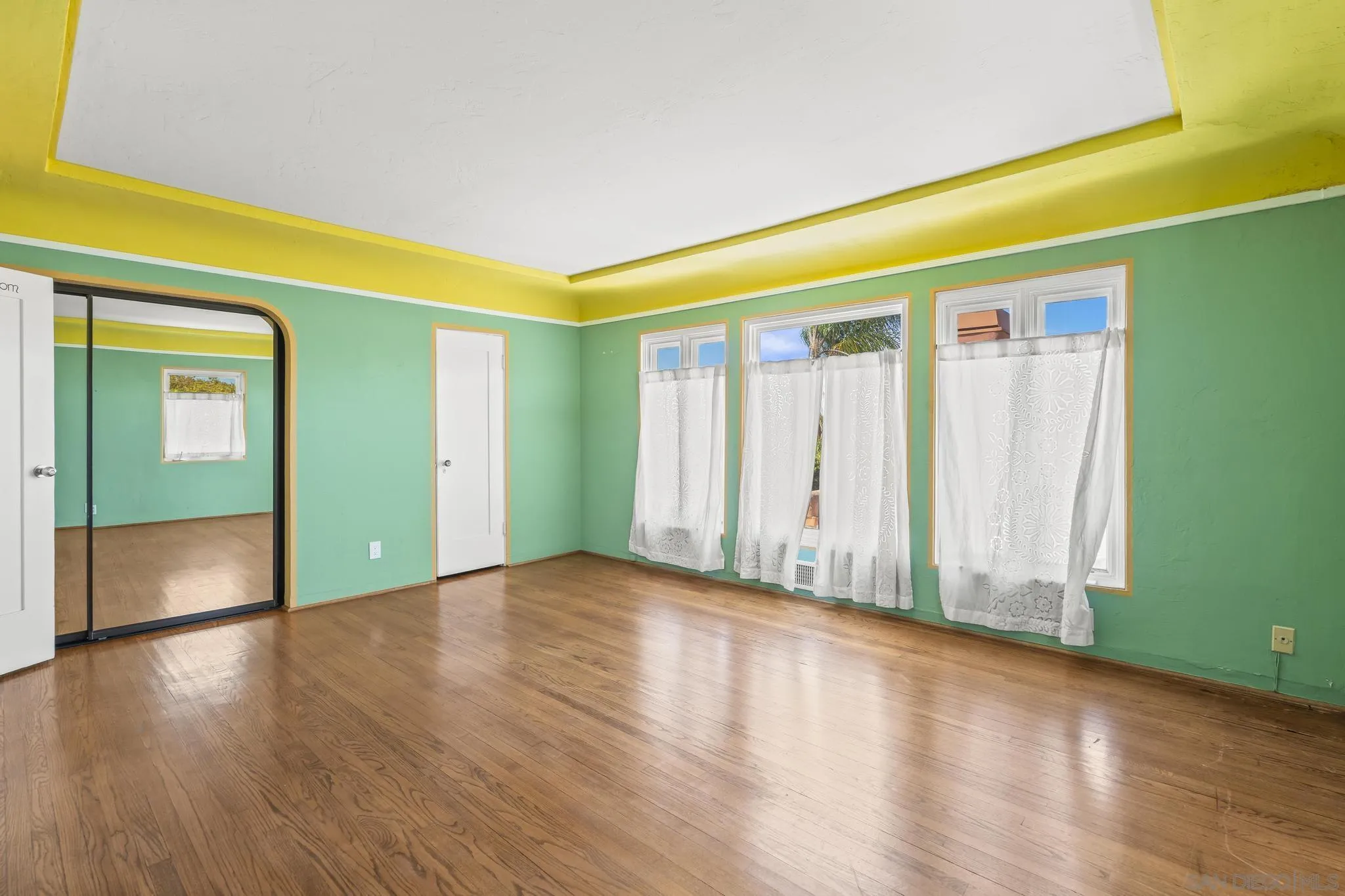 https://cdn.realtyfeed.com/cdn/127/260022693/54bade03fe96e43b89389f1541d413e3.webp
