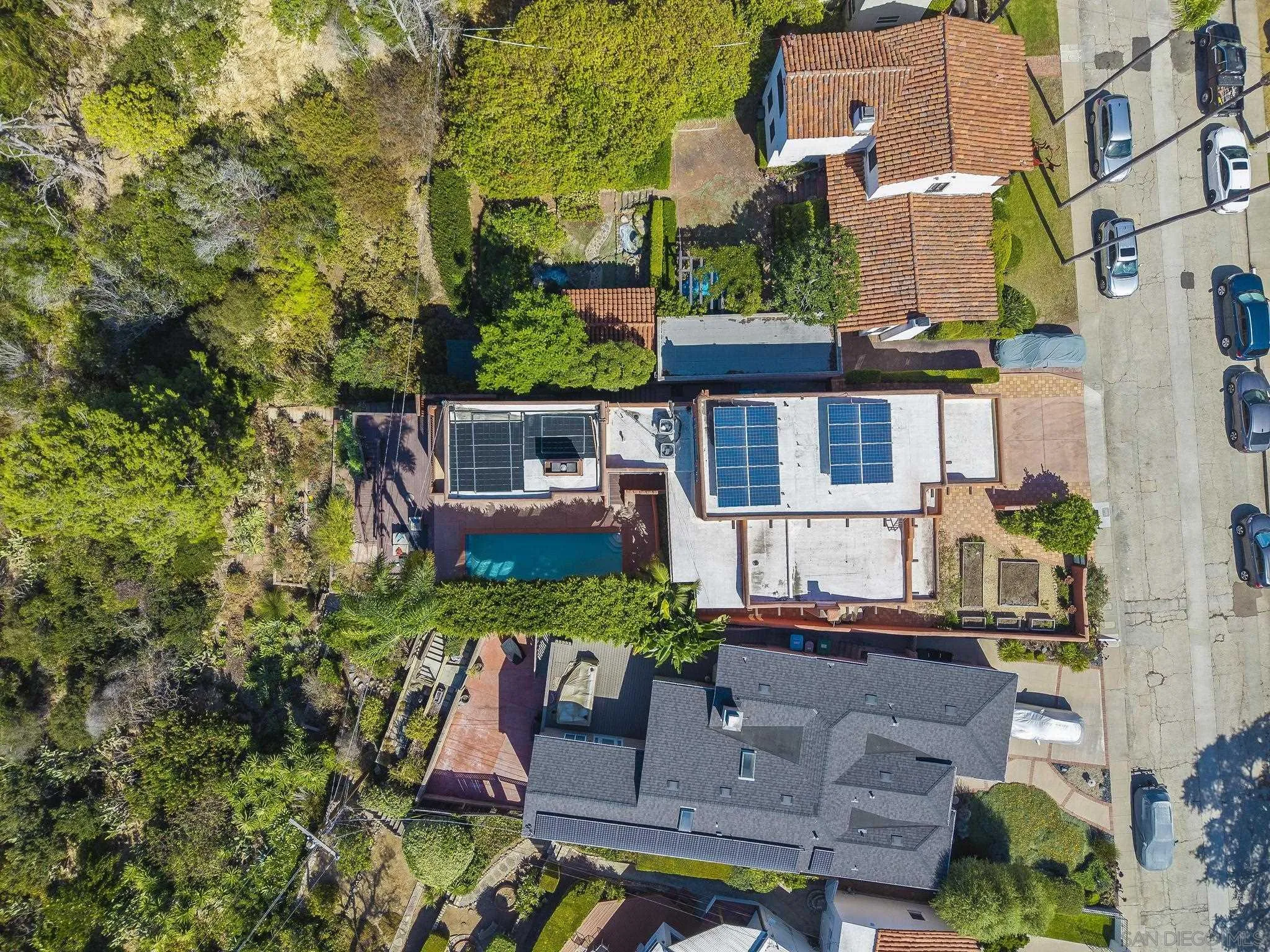 https://cdn.realtyfeed.com/cdn/127/260022693/78dd9679f2772504b2972eec7e136a38.webp