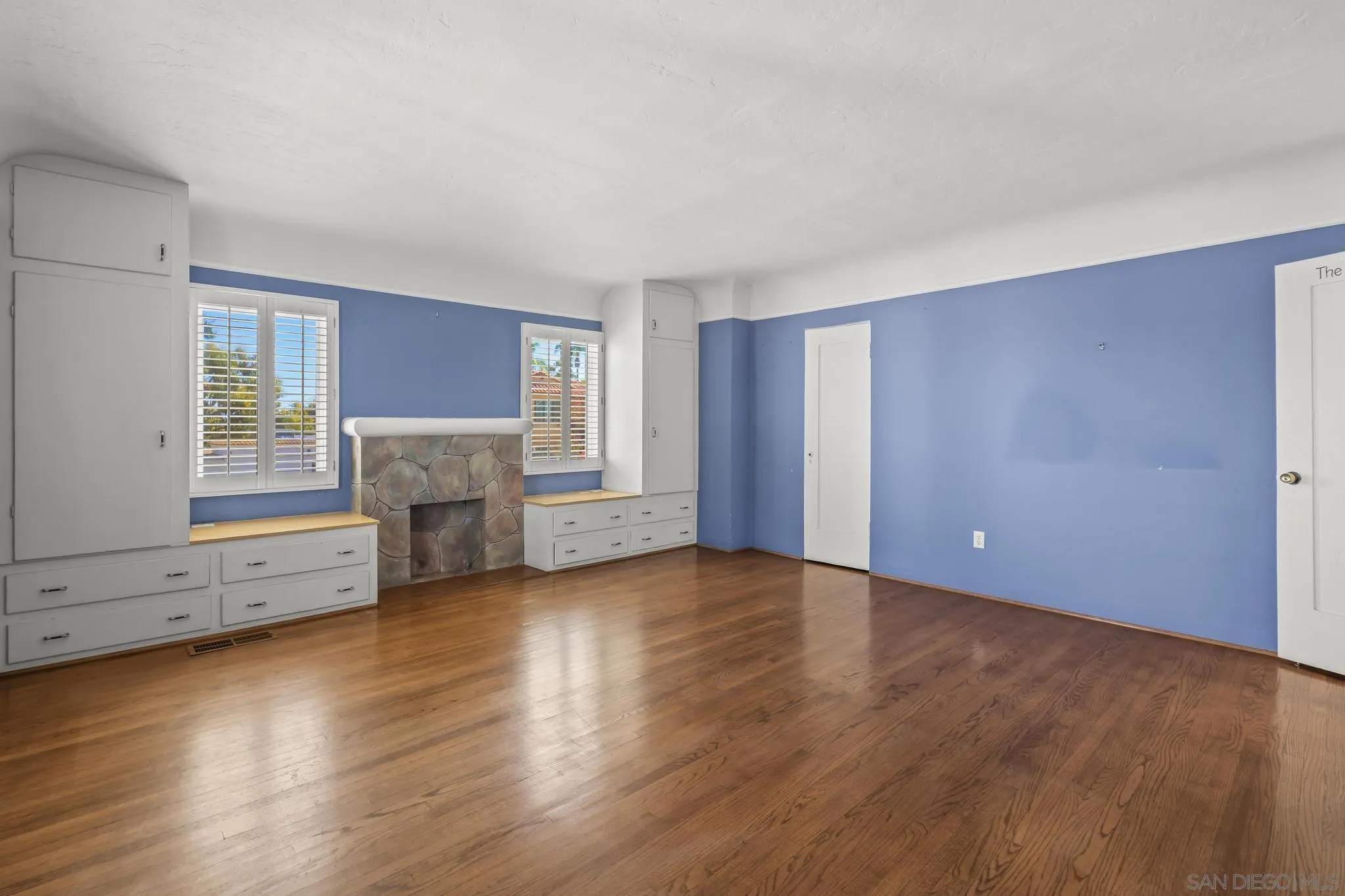https://cdn.realtyfeed.com/cdn/127/260022693/7e54a5edf3e578af914eea0328c4ec15.webp