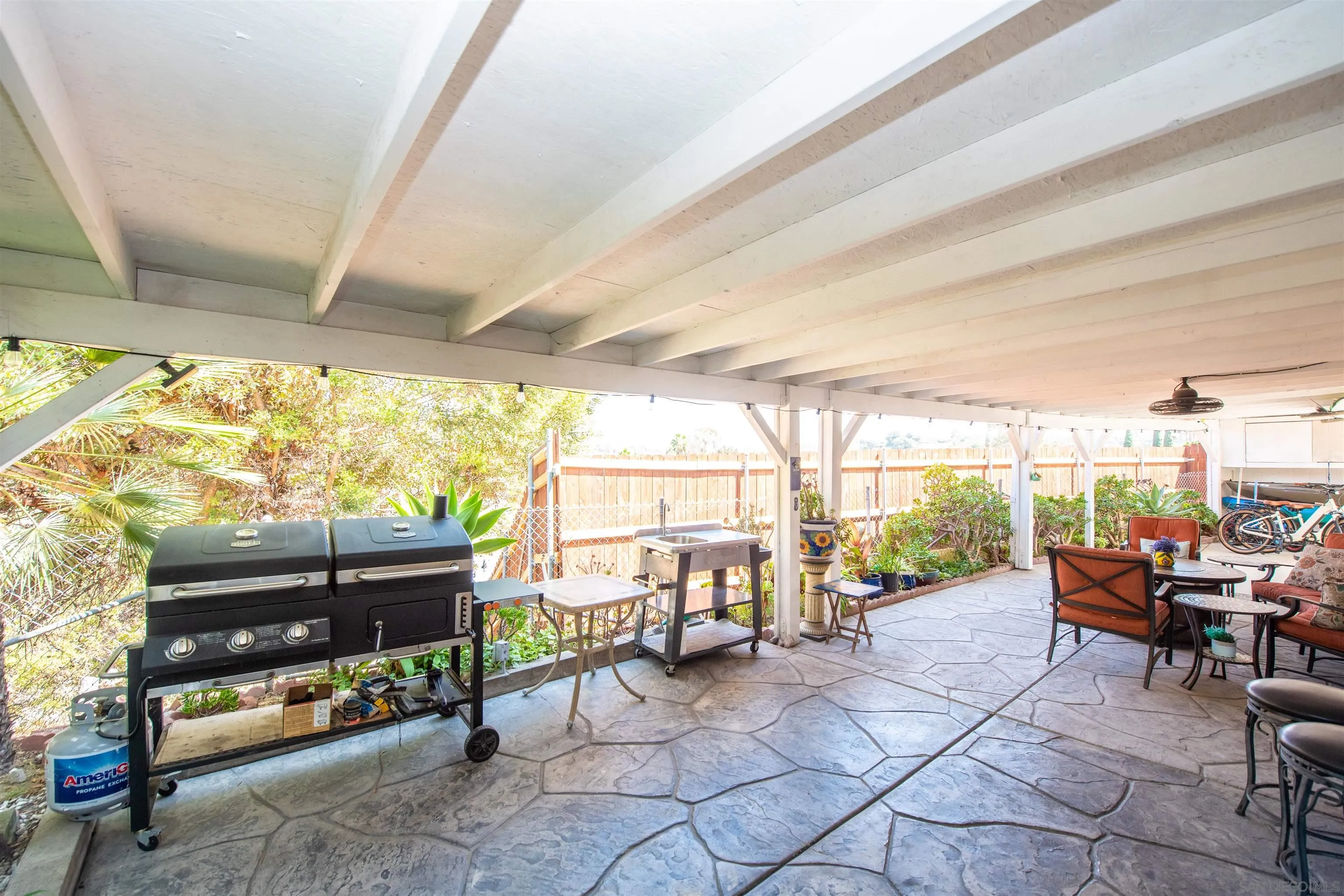 https://cdn.realtyfeed.com/cdn/127/260022697/478ef553d7de9c34bd2ef542efcaa942.webp