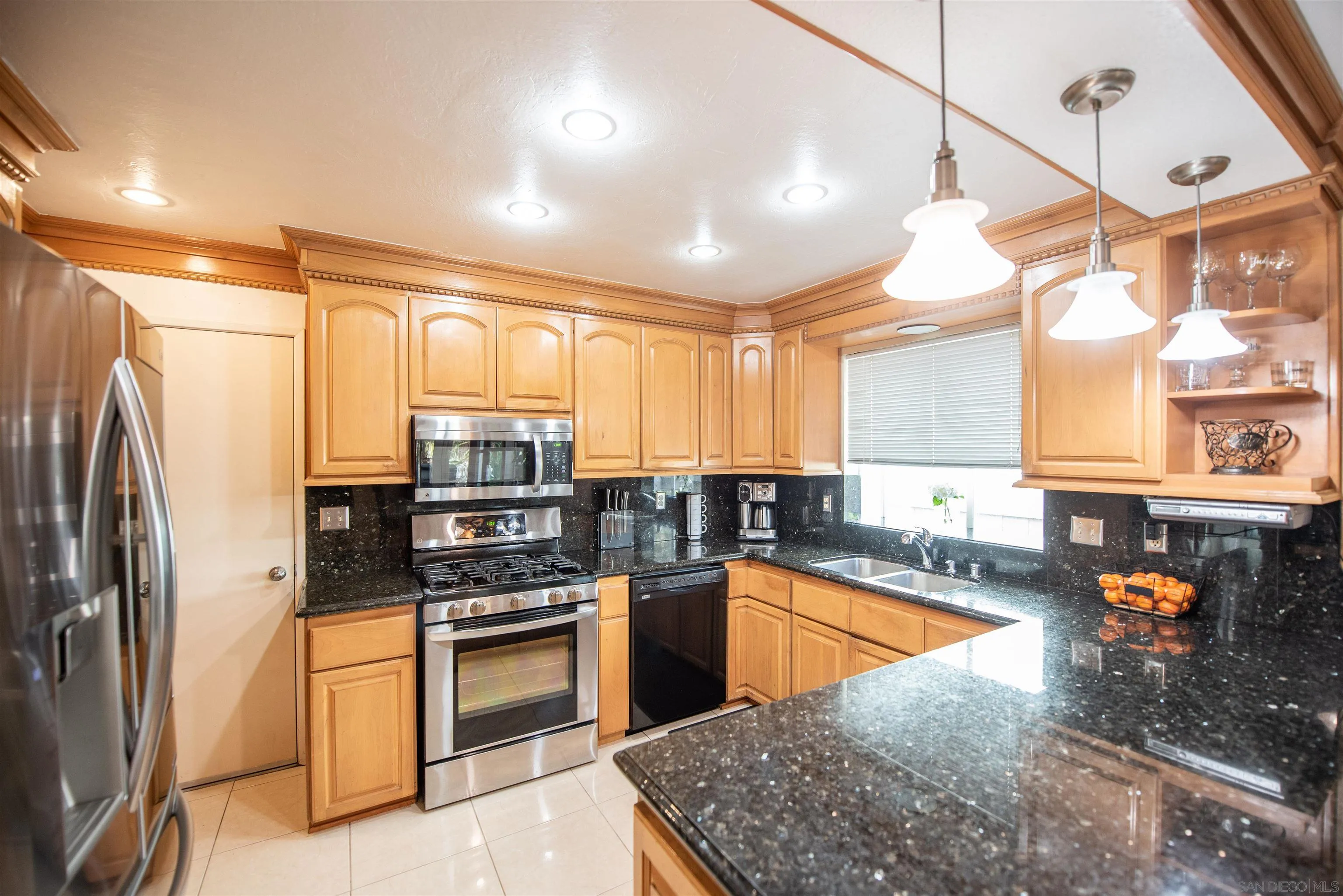 https://cdn.realtyfeed.com/cdn/127/260022697/7ead4a5ef1a02152822e47fc1e2ccf85.webp