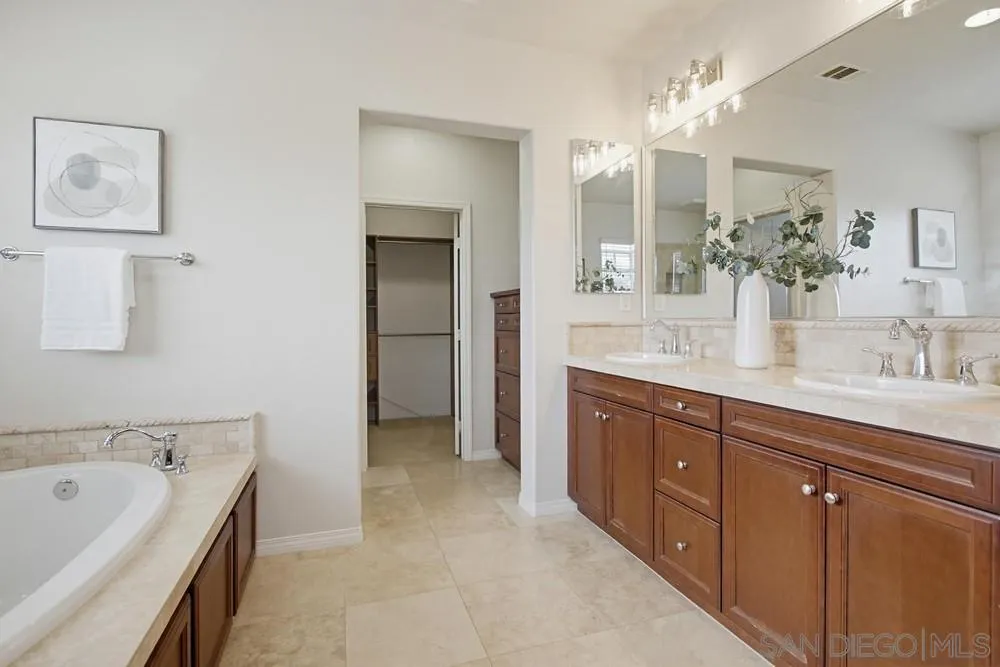 https://cdn.realtyfeed.com/cdn/127/260022699/f6f8e2f82ae0125659b9f0756f154f85.webp