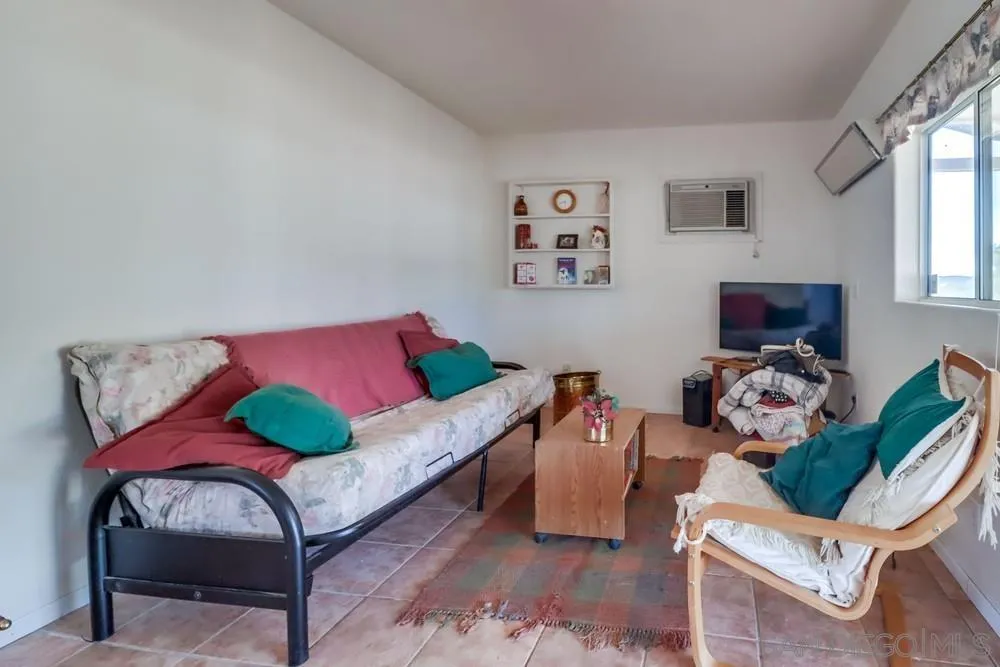 https://cdn.realtyfeed.com/cdn/127/2600227/36b75682bae3d251d4c995f270d3b0e9.webp