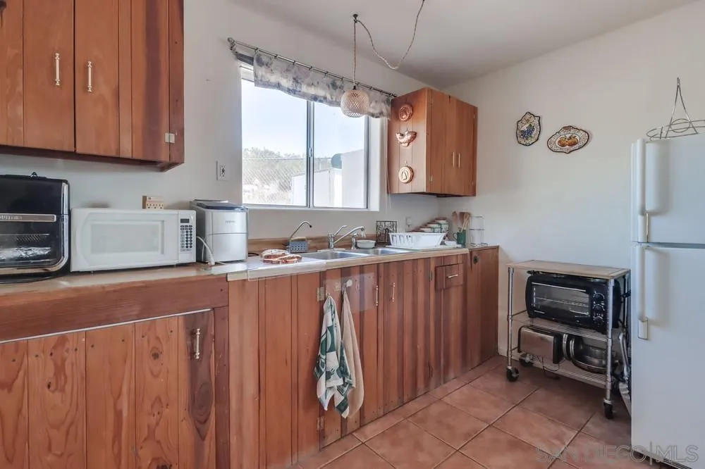https://cdn.realtyfeed.com/cdn/127/2600227/706eca5794a09b9f1682423bc85ee1c0.webp