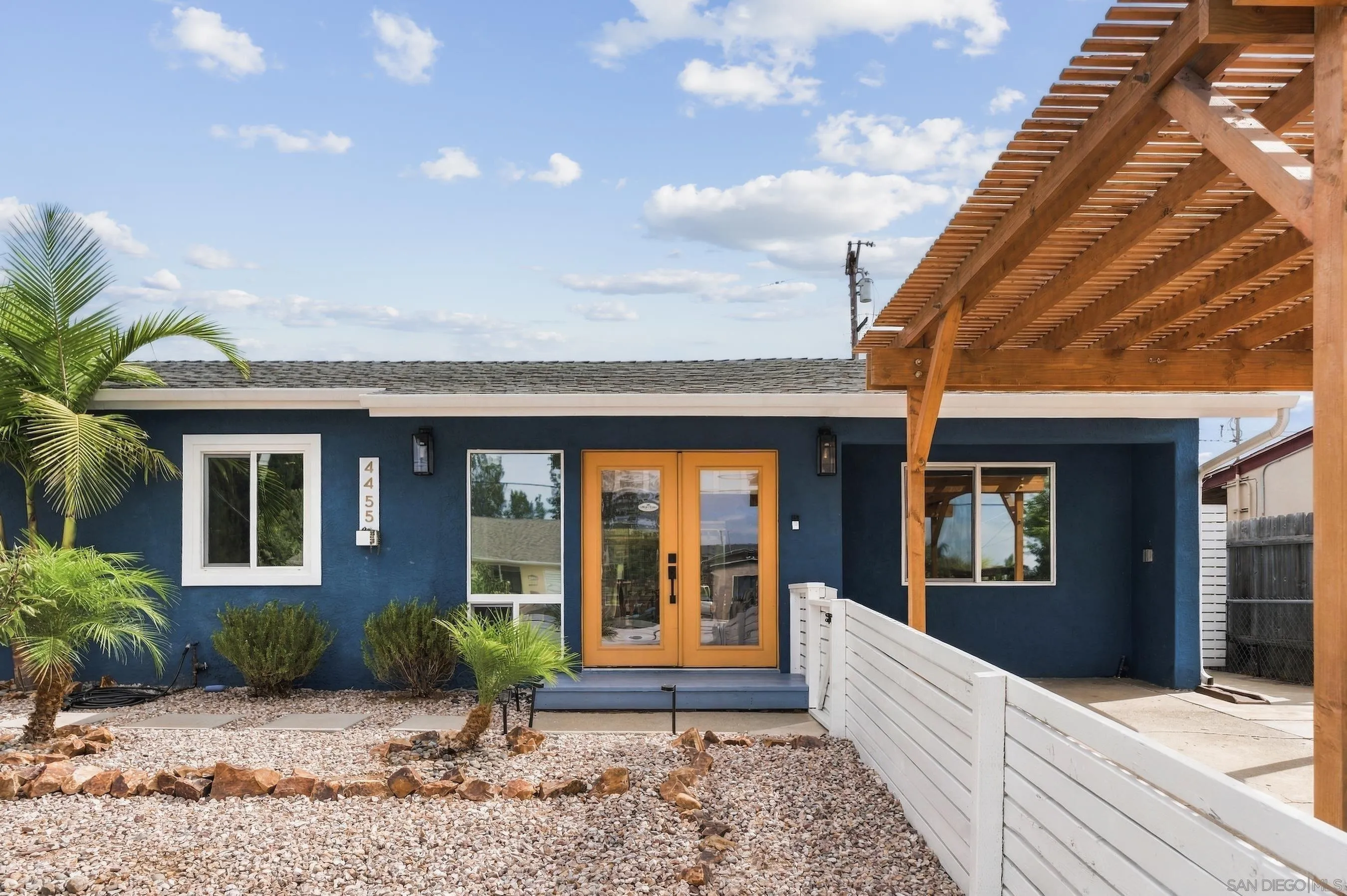 https://cdn.realtyfeed.com/cdn/127/260022700/621b7f3f6c5fa8c052eb8fc0ac6b1698.webp