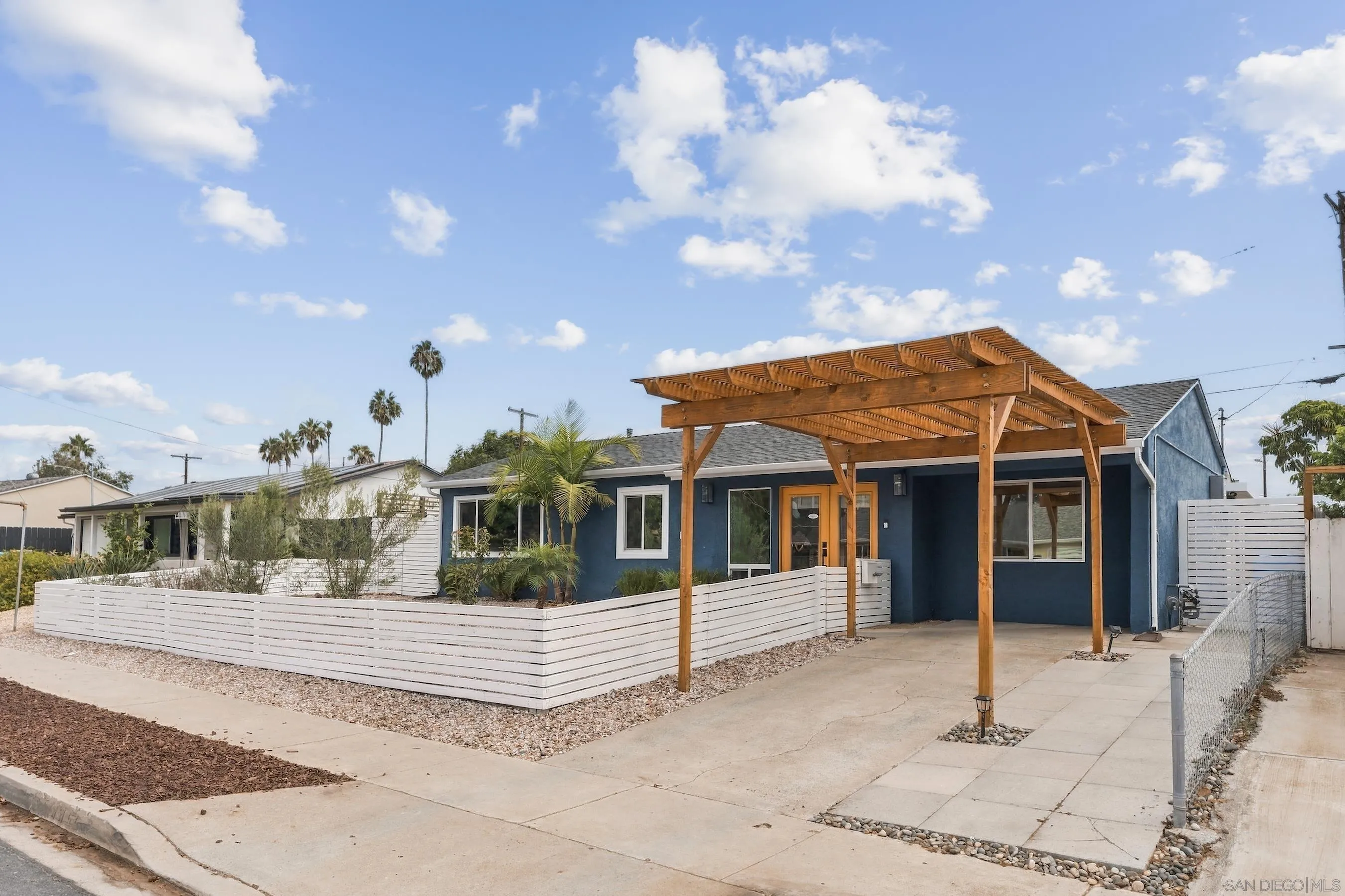 https://cdn.realtyfeed.com/cdn/127/260022700/6a1c1d1e3df76dd800ec8ed1d63b58b8.webp