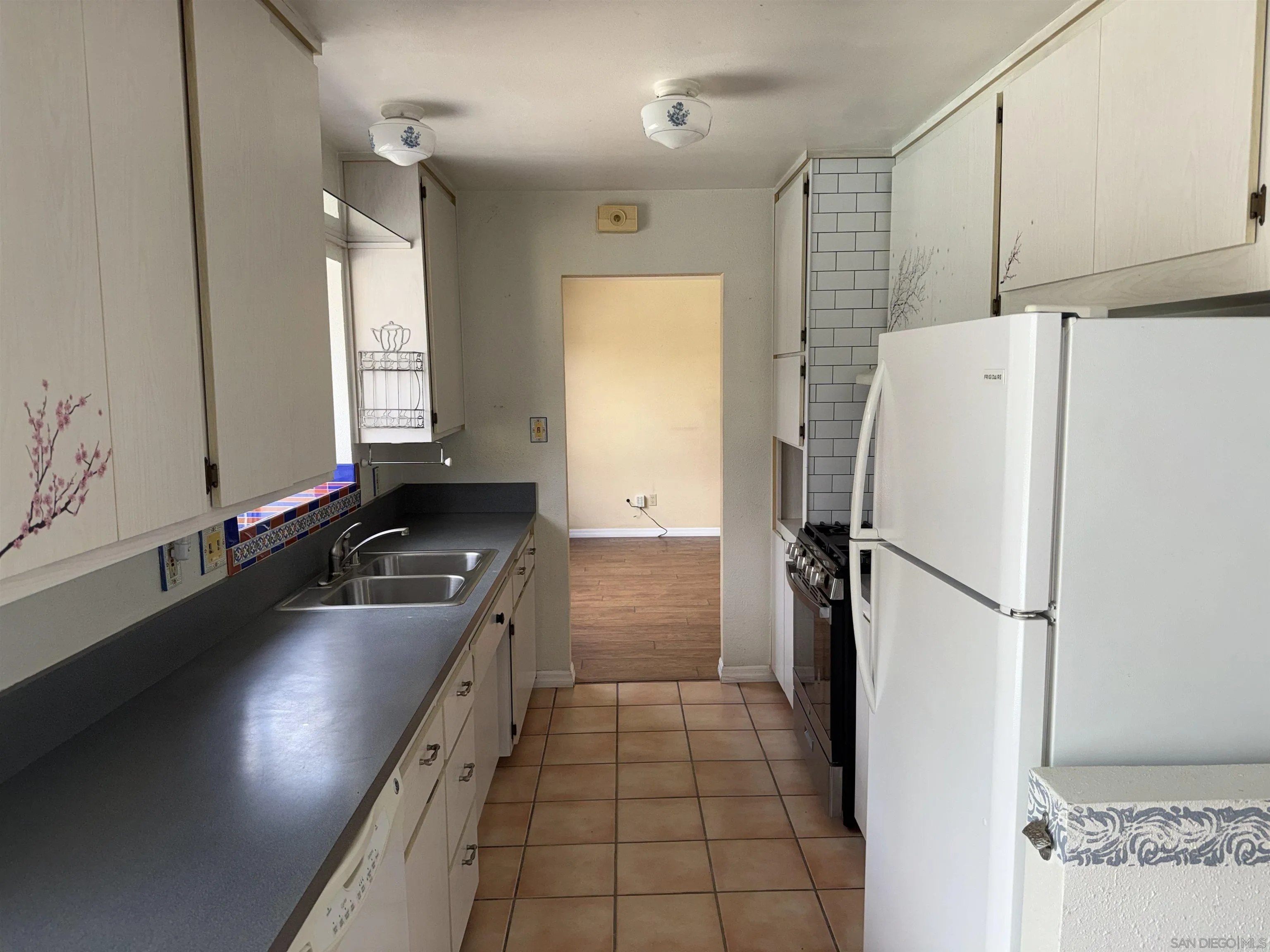 https://cdn.realtyfeed.com/cdn/127/260022701/ef3279c581fc7abf542dfb2454d584da.webp